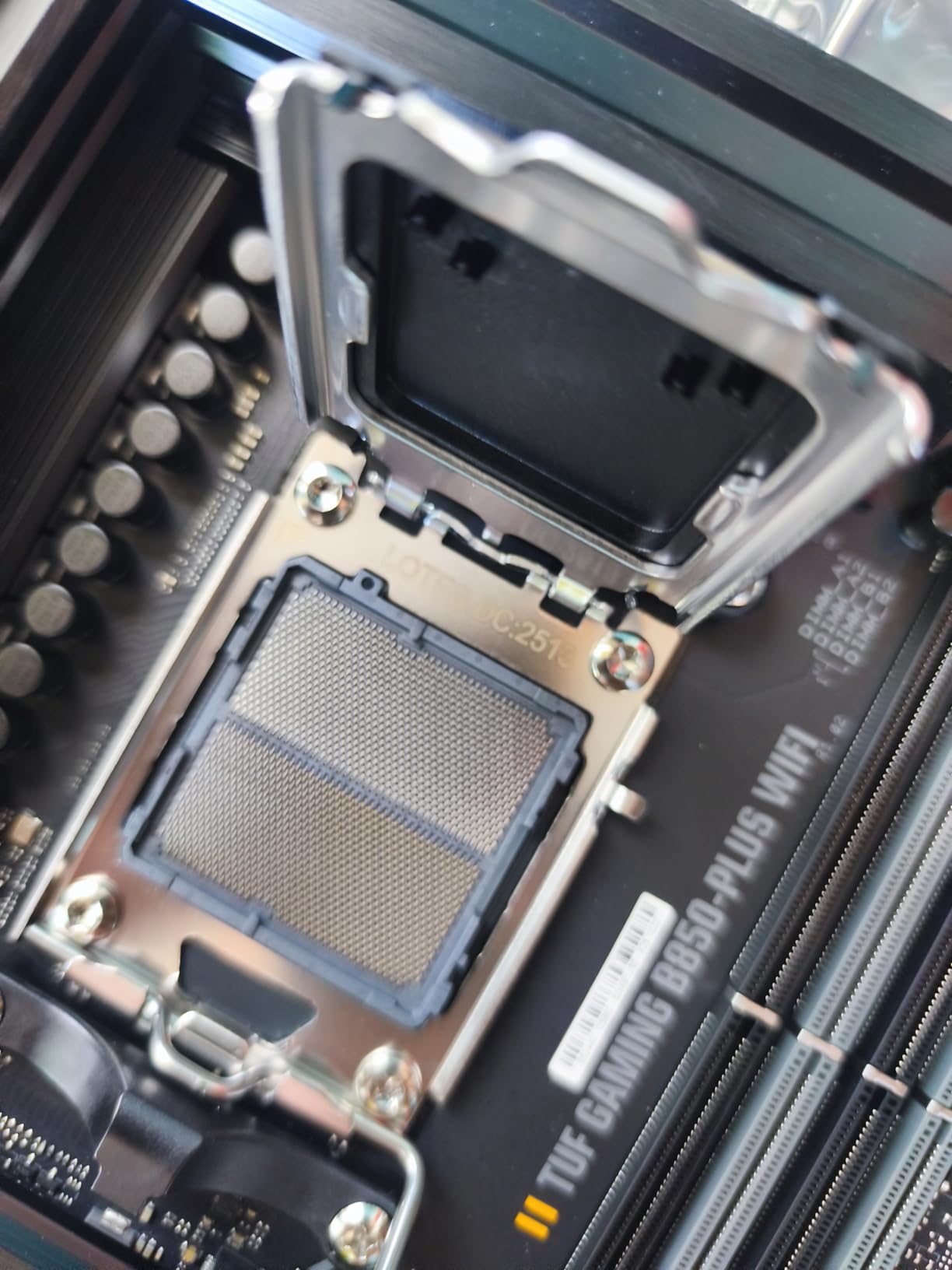 ASUS TUF Gaming B850-PLUS WiFi AMD AM5 B850 ATX Motherboard, 14+2+1 80A Stages, AI Ready, DDR5, PCIe 5.0, 3X M.2, Wi-Fi 7, 2.5Gb LAN, DisplayPort, HDMI, USB 10Gbps & 20Gbps Type-C, BIOS Flashback customer photo 1