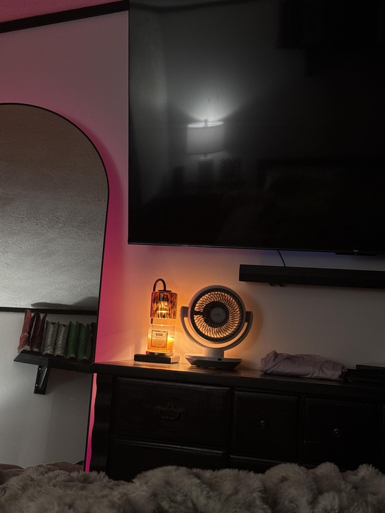 DREO Fan for Bedroom, Desk Air Circulator Fans with Remote, 11 Inch Table Fan for Whole Room, 65ft Powerful Airflow, 120° Vertical Manual and 90° Oscillating, 4 Speeds, 8H Timer, 25dB Quiet, Home customer photo 1
