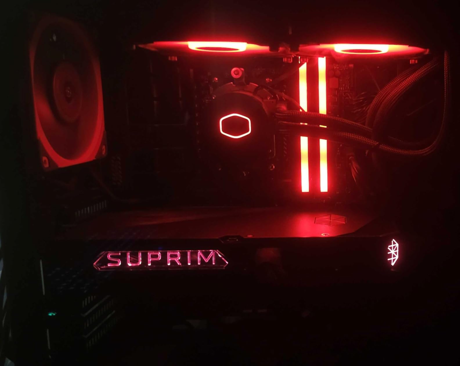 MSI Gaming RTX 5080 16G SUPRIM Liquid SOC Graphics Card (16GB GDDR7, 256-bit, Extreme Performance: 2760 MHz, DisplayPort x 3 2.1a, HDMI 2.1b) customer photo 1