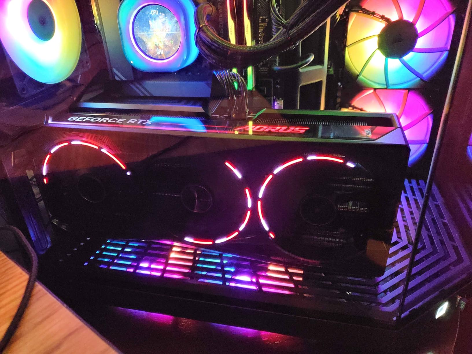 GIGABYTE AORUS GeForce RTX 5090 Master 32G Graphics Card, WINDFORCE Cooling System, 32GB 512-bit GDDR7, GV-N5090AORUS M-32GD customer photo 1