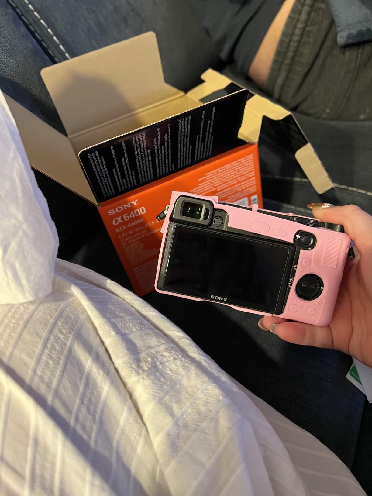Sony Alpha a6400 Mirrorless Camera with E PZ 16-50mm f/3.5-5.6 OSS II Lens customer photo 1