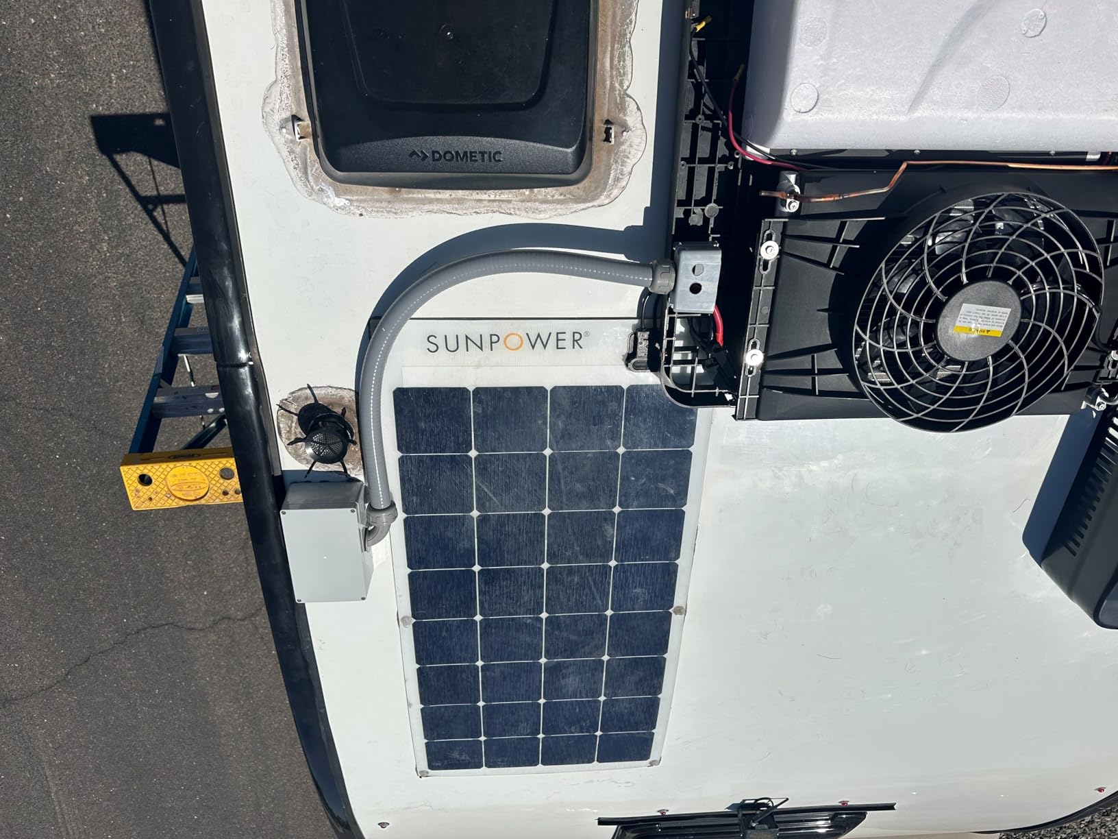 12V DC RV Air Conditioner 10000 BTU RV AC Unit Low Power Consumption Rooftop RV Air Conditioners with APP Remote for RVs, Camper, Van, Battery Powered(Black) customer photo 2