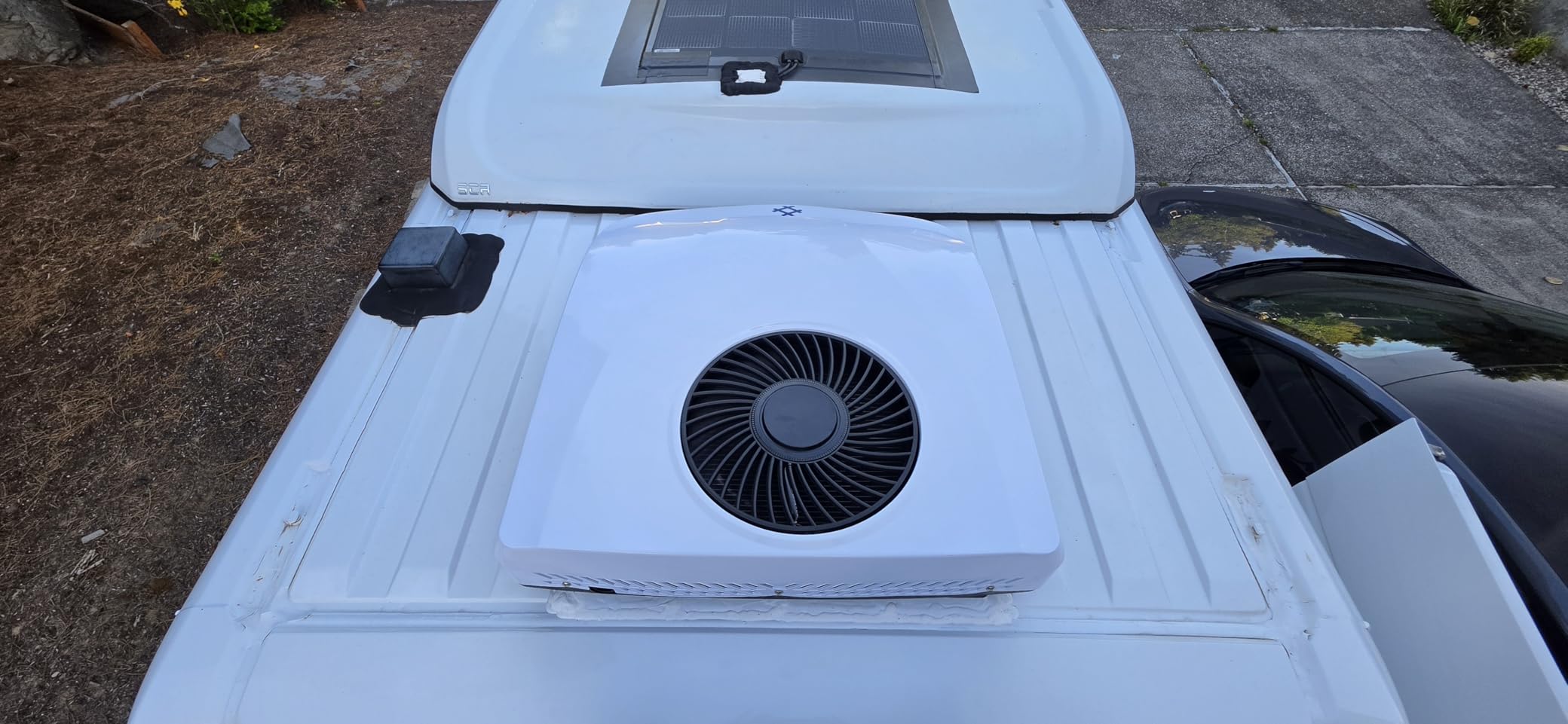 Outequip RV Air Conditioner, 12V 10000 BTU Rooftop Air Conditioner for RVs, Trucks, Vans, Campers, Tractor, Low Profile Quiet AC Unit, Battery Powered, OutEquipPro 12V AC (12 voltage w/o heater) customer photo 1