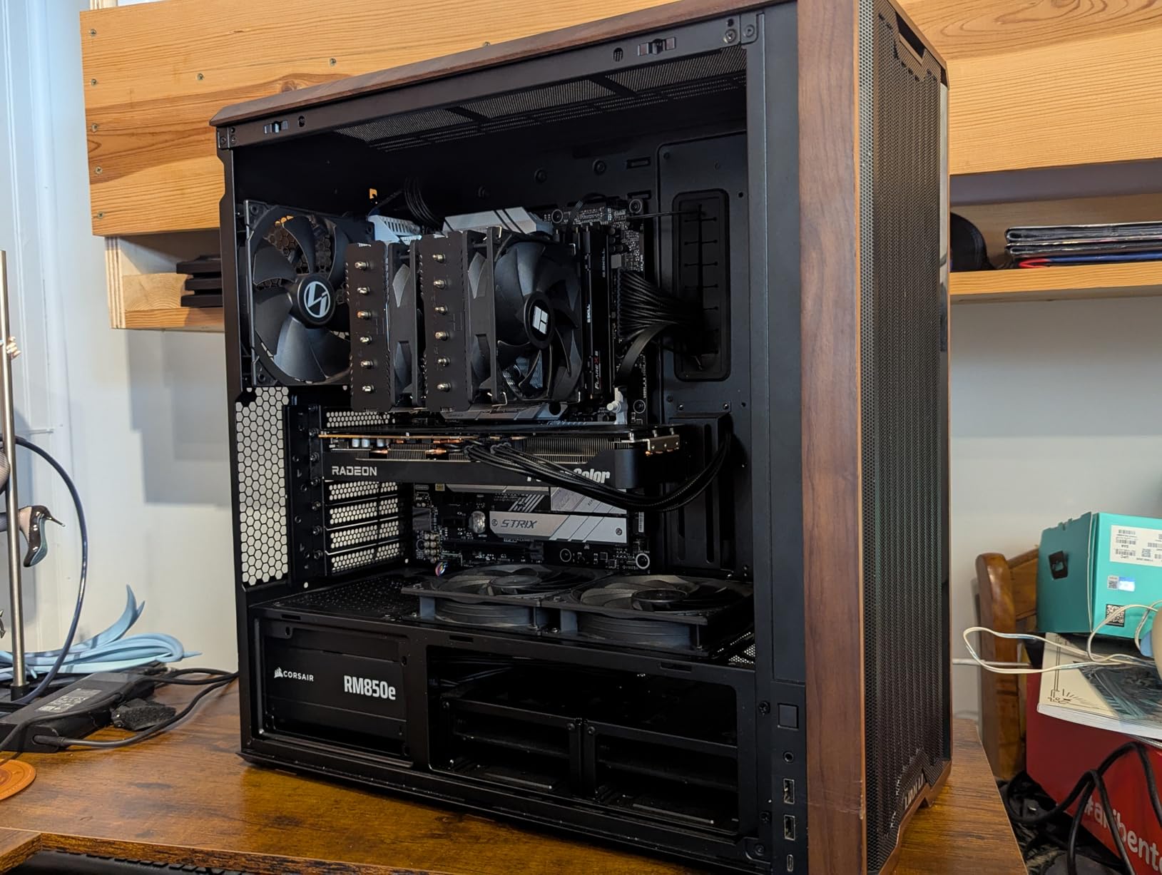 Lian Li LANCOOL 217 Genuine Walnut Wood Computer Case, Mid-Tower ATX PC Case with 5 Pre-Installed PWM Fans 2x170mm, 2x120mm & 1x140mm, Flexible PSU & Cable Installation - Black (LAN217X) customer photo 1