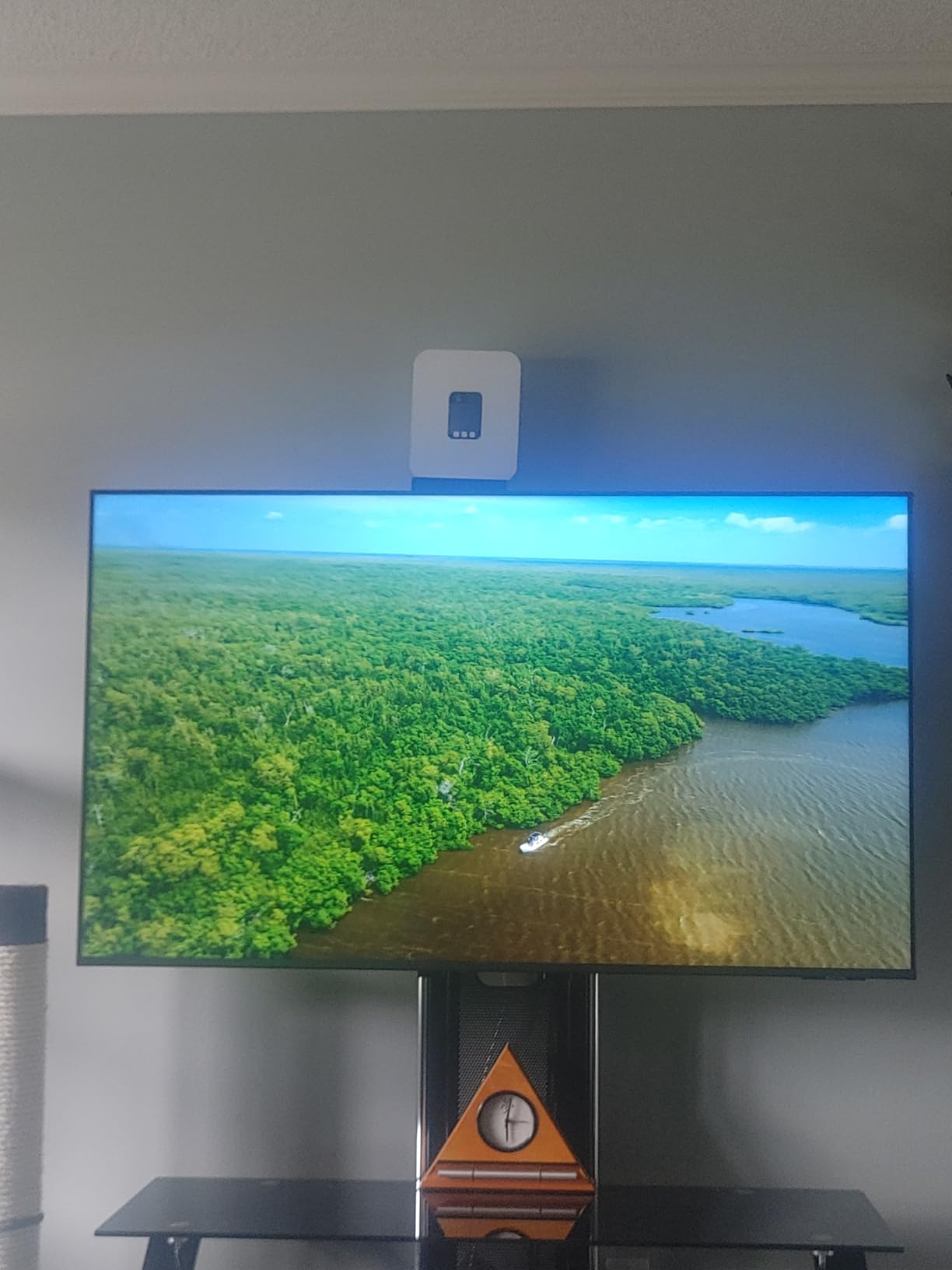 Samsung 55-Inch Class Crystal UHD U8000F 4K Smart TV (2025 Model) Endless Free Content, Processor, MetalStream Design, Knox Security, Compatible with Alexa customer photo 1