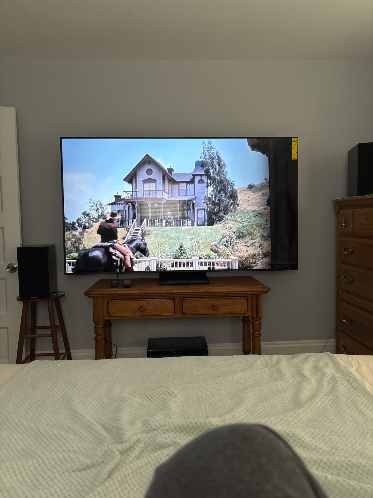 Samsung 65-Inch Class Neo QLED QN70F 4K Mini LED Smart TV (2025 Model) NQ4 AI Gen2 Processor, Quantum Matrix Technology Slim, Motion Xcelerator 144Hz, Samsung Vision AI, Alexa Built-in customer photo 2