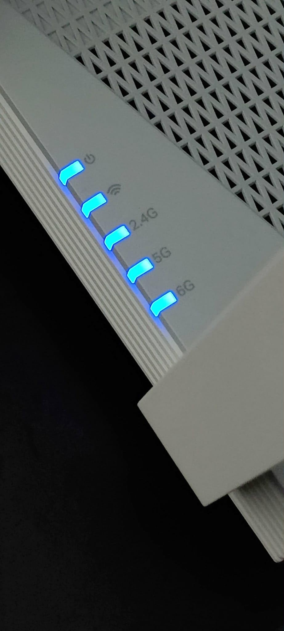 TP-Link BE10000 Wi-Fi 7 Range Extender RE653BE - 10 Gbps Tri-Band Wireless Repeater, 2.5 Gbps Ethernet Port, Internet Signal Booster for Home, Up to 2800 sq.ft, 128 Devices, 6 GHz, MLO, EasyMesh customer photo 2