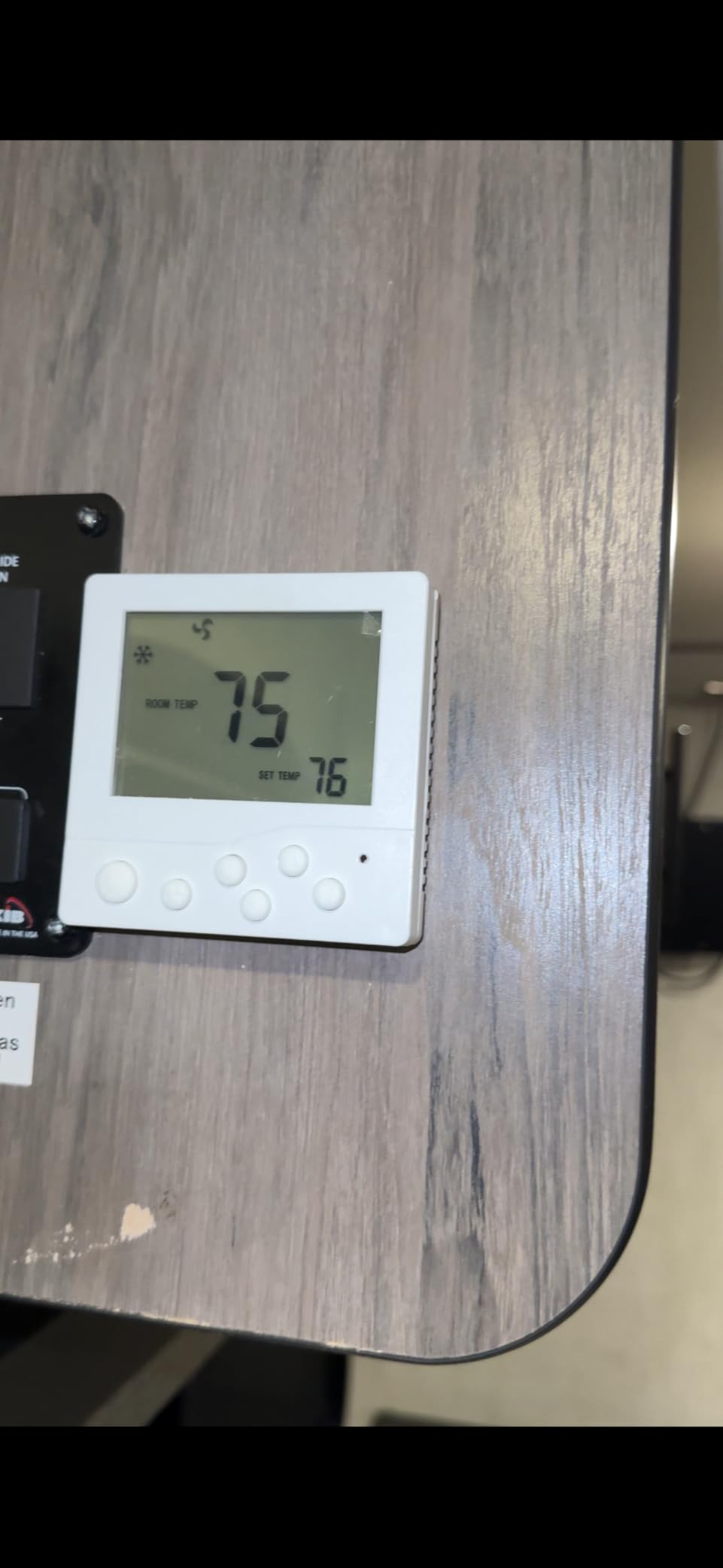 VEVOR RV Air Conditioner, 13500 BTU Non-Ducted Rooftop RV AC Unit, 65 dB Quiet Design, Including Air Distribution Box, Operation Panel and Installation Hardware, for Campers, Vans, Trailers, White customer photo 2