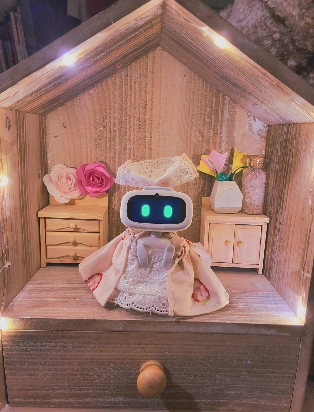 Aibi Pocket Pet - Wearable Robot | ChatGPT Powered AI Companion with Voice Commands, Emotional Interaction, Singing & Dancing | Magnetically Attaches to Anywhere | Ultra Portable customer photo 1