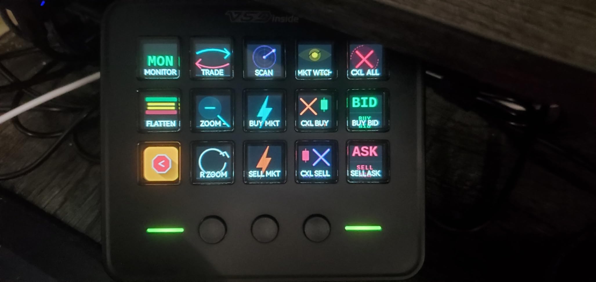 VSDINSIDE Macro Keypad, Stream Controller Deck Gaming Streaming Shortcut Keyboard, 18 Programmable Keys Customizable Visual AI Pad USB Soundboard for OBS, YouTube, Desk Office Setup, Laptop, PC, Mac customer photo 2