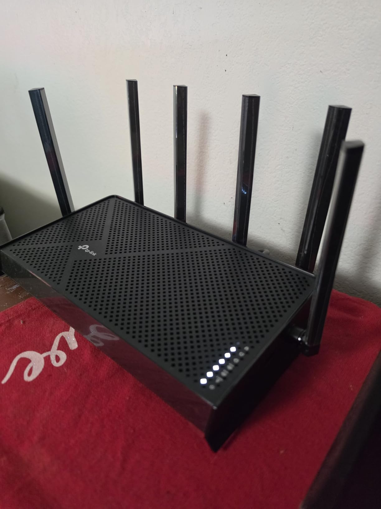 TP-Link Tri-Band BE9700 WiFi 7 Router (Archer BE600) - 10G Port, 2.5G Port, 3× 2.5G LAN, 320MHz Channel, Covers up to 2,600 sq. ft., 120 Devices, VPN, HomeShield Security customer photo 1