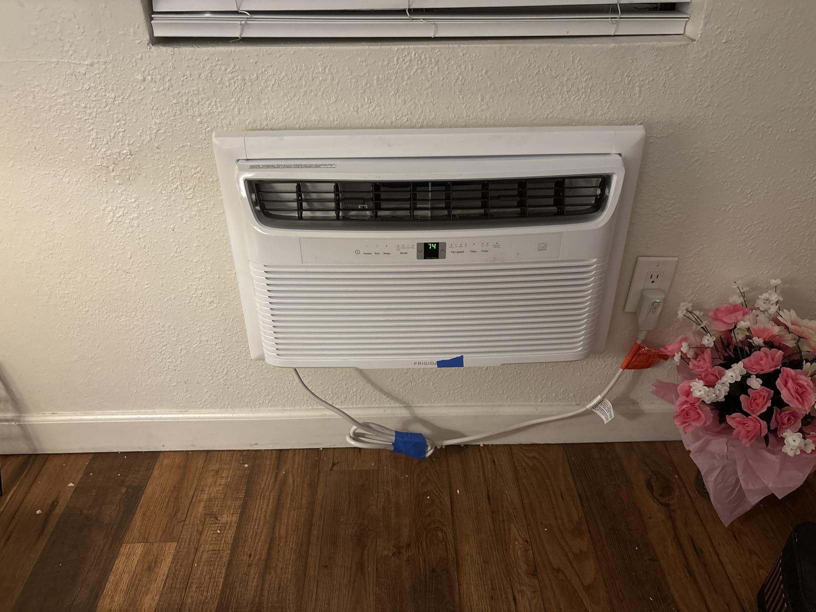 Frigidaire 115V 12000 BTU Wall Air Conditioner with Dehumidifier, Fan & Remote Control, Quiet Energy Efficient Wall Mounted AC Unit for Home Cooling, Cools Rooms Up To 550 Sq Ft customer photo 2