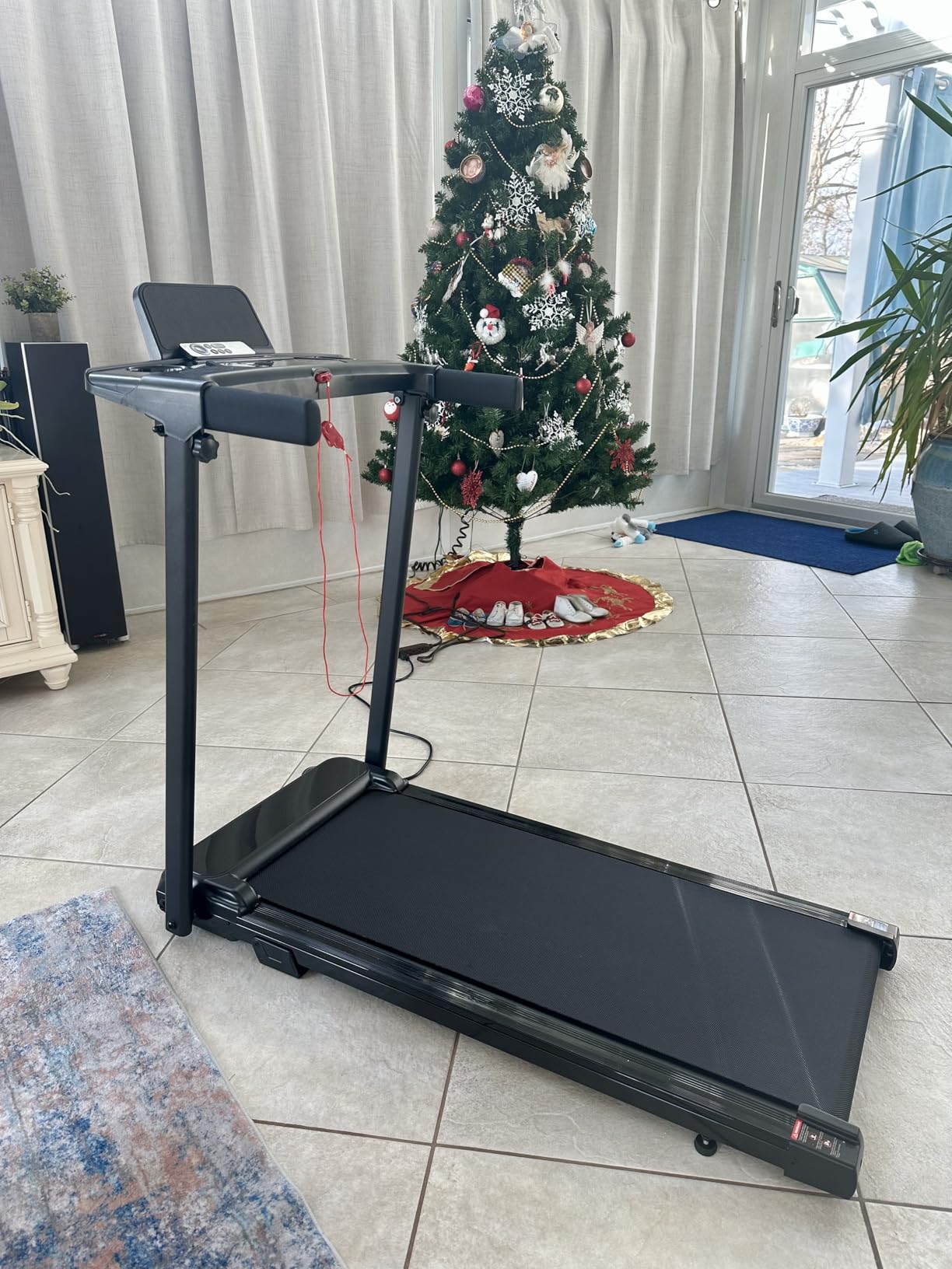 Aiteid Treadmill with Incline,3.0HP Small Treadmills for Home,Portable Electric Treadmill with Handles,Lightweight Walking Pad,Compact Running Treadmills,Walking Pad with Handle,300LBS Capacity(Black) customer photo 1