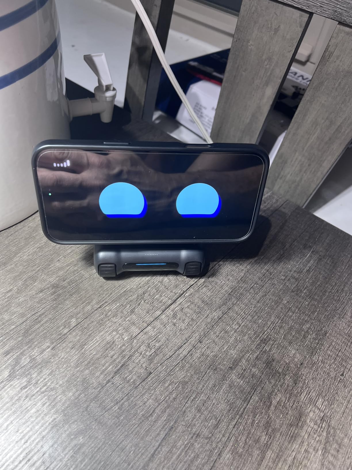 LOOI Robot-Starlight White-AI Desktop Companion, ChatGPT & Gemini Voice Interaction, Visual Understanding, Personality & Memory, 10W Wireless Charging, Tech & Gadget Gift customer photo 1