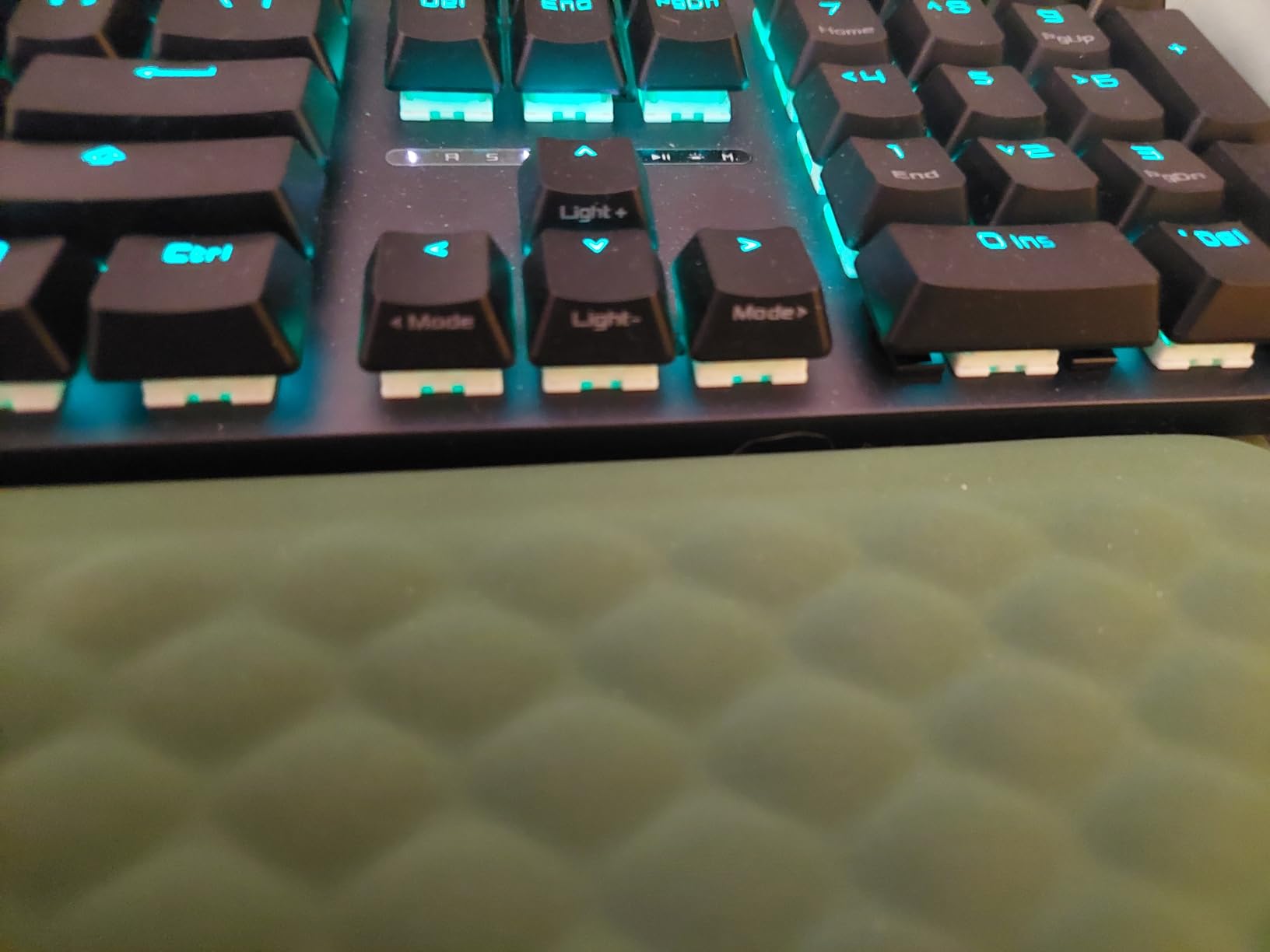 ASUS ROG Strix Scope II X Wired USB Mechanical Gaming Keyboard - 100% Full-Size, Hot Swappable Pre-lubed ROG NX Snow V2 Linear Switches, PBT Keycaps, RGB, PC/Mac Support - Black customer photo 2