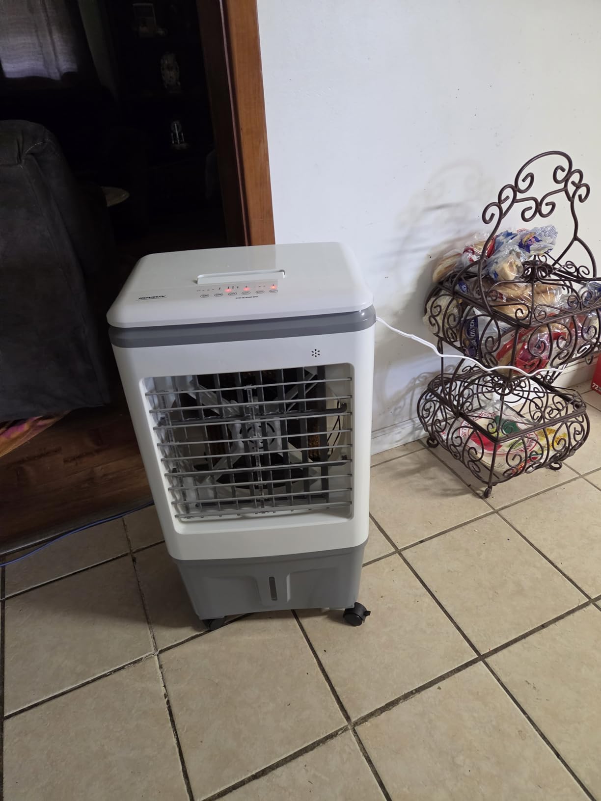 ROVSUN 1400CFM Evaporative Air Cooler, 5.2 Gal Portable Swamp Cooler with Auto Oscillating, Remote, 3 Speeds, 12H Timer & 4 Ice Packs, 3-IN-1 Humidifying Cooling Fan Indooor Patio Garage customer photo 1