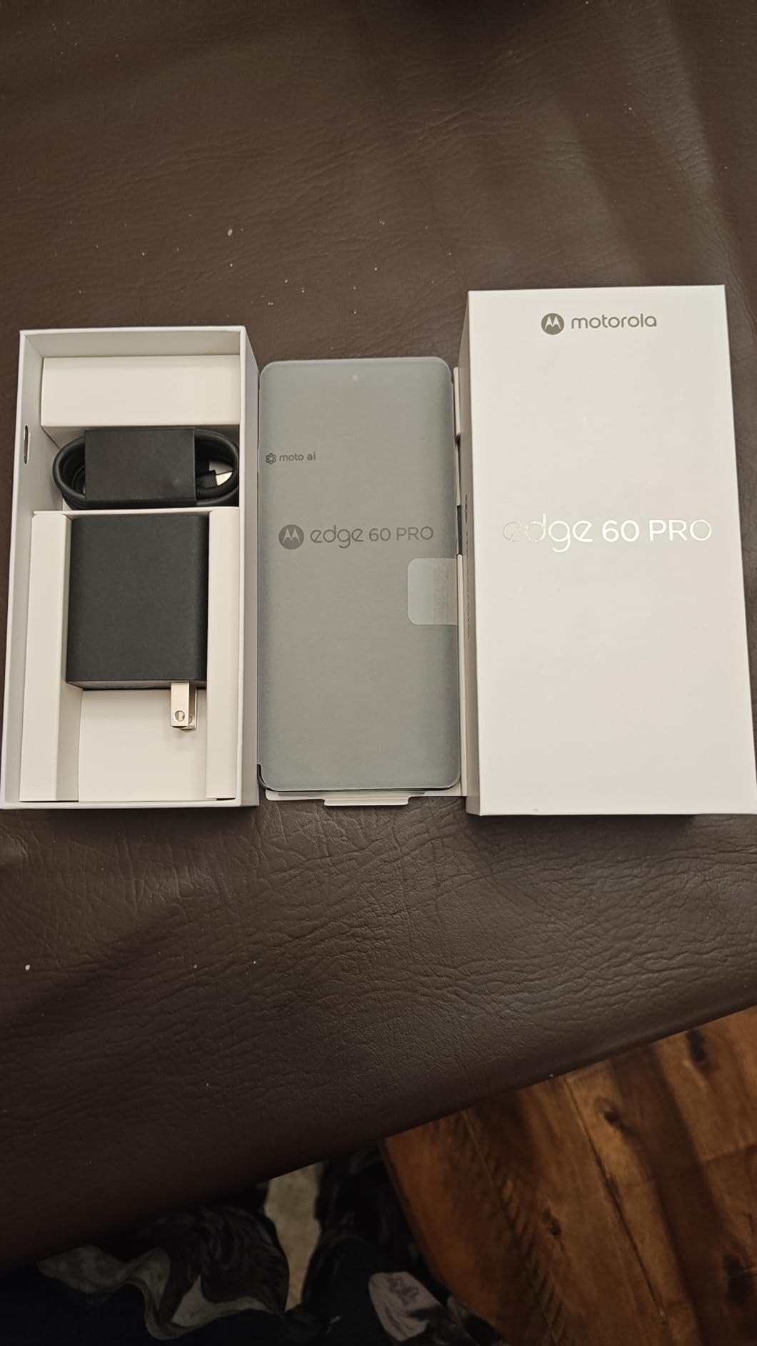 Moto Edge 60 Pro 5G Ai (512GB+12GB) NFC 50MP Triple Cam Dual Sim 6.7