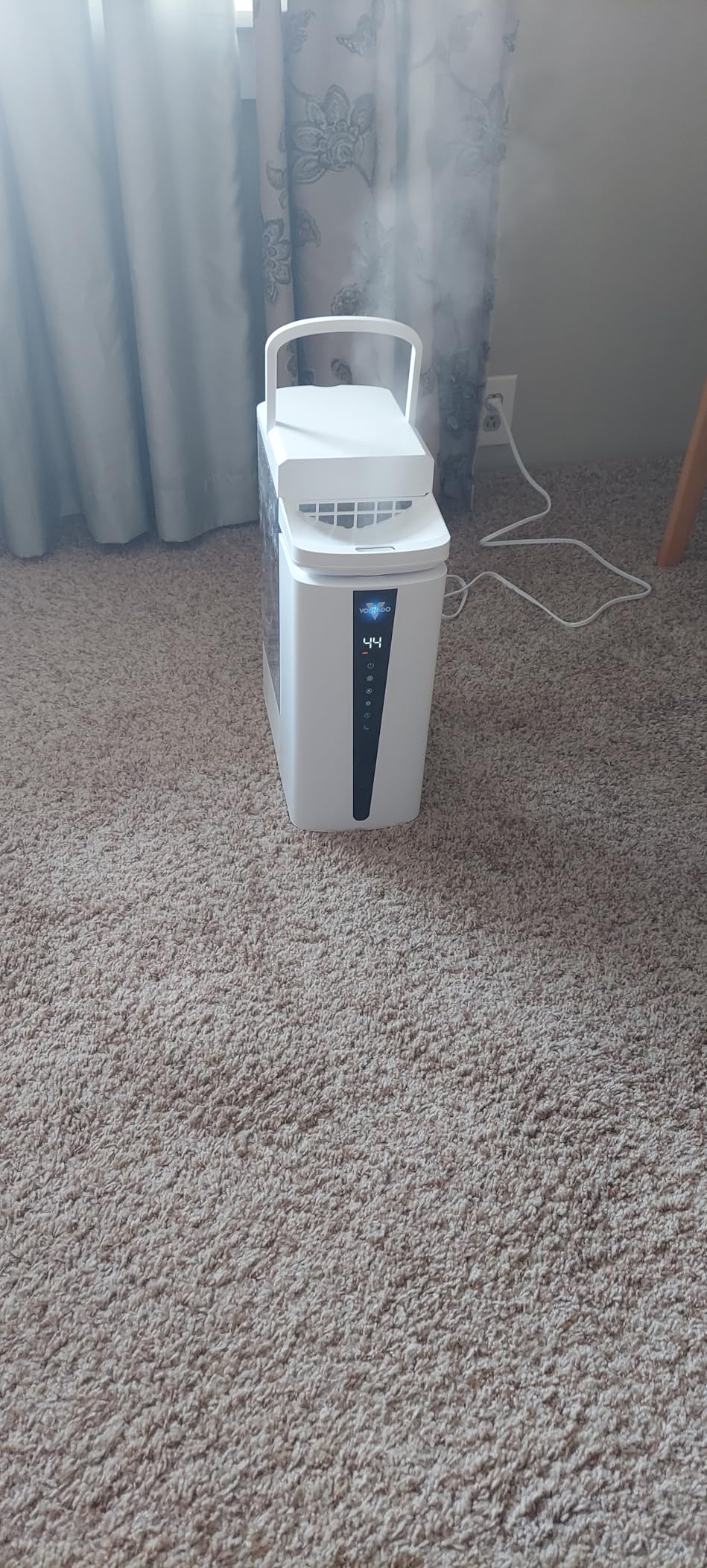Vornado MISTIC 4 Whole Room Ultrasonic Humidifier, Top-Fill, Aromatherapy, 1-Gallon Tank, 3 Mist Settings, Ambient Lighting, Whisper-Quiet, Included Scent Pads, Air Humidifier for Kids and Home customer photo 2