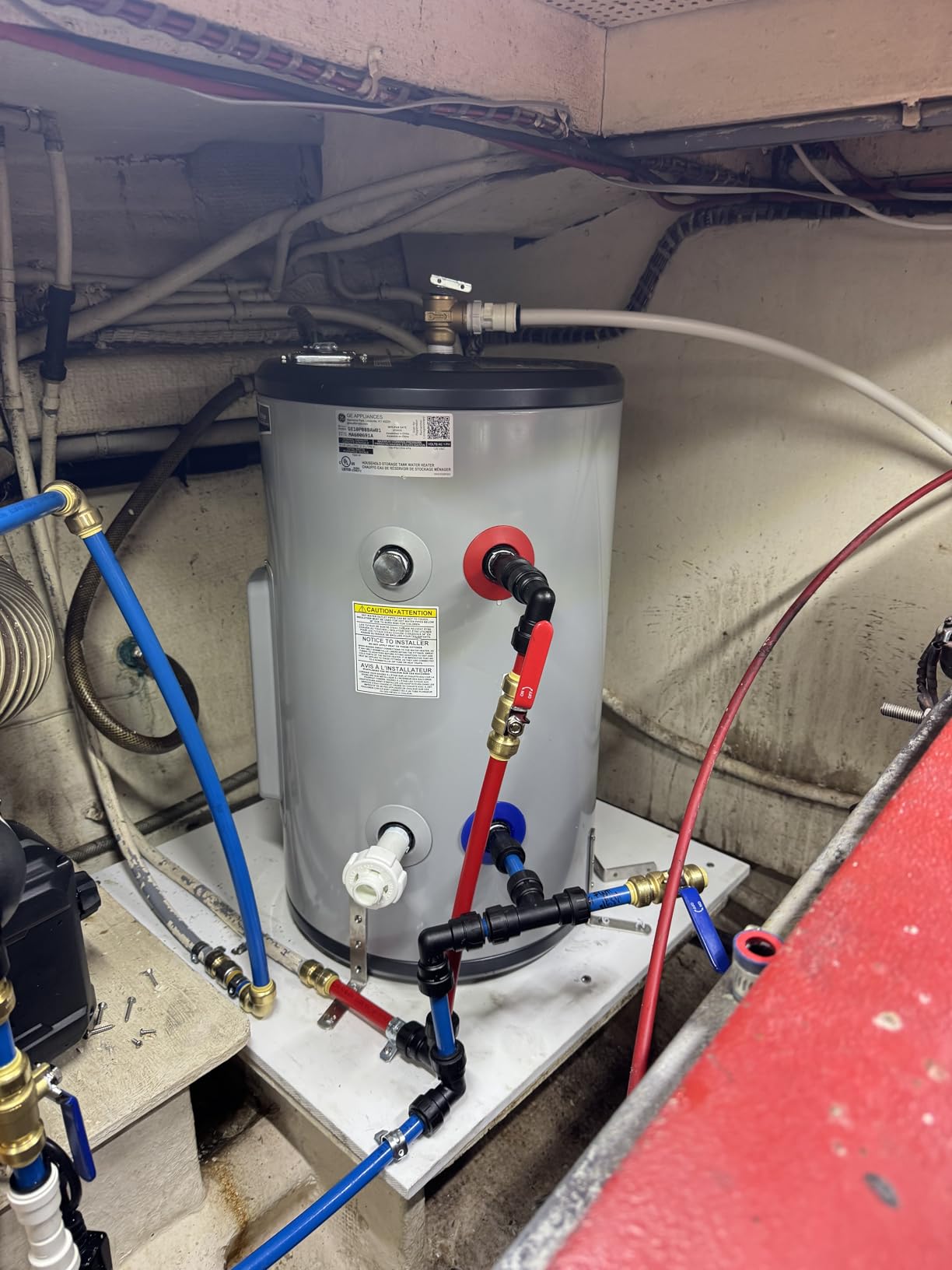 GE Appliances 10 Gallon Versatile Plug and Play Electric Water Heater with Adjustable Thermostat, 120 Volt customer photo 1