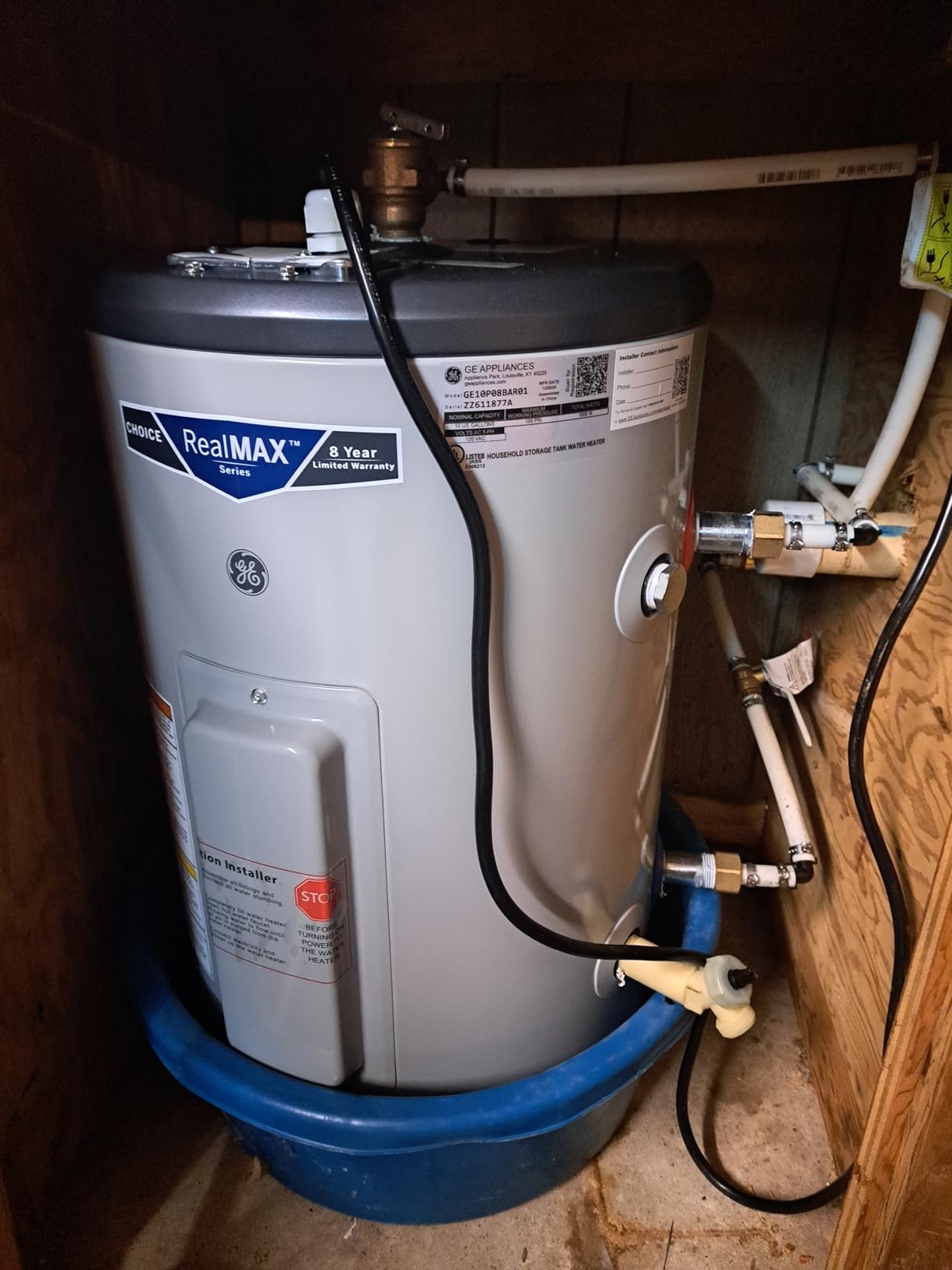 GE Appliances 10 Gallon Versatile Plug and Play Electric Water Heater with Adjustable Thermostat, 120 Volt customer photo 2