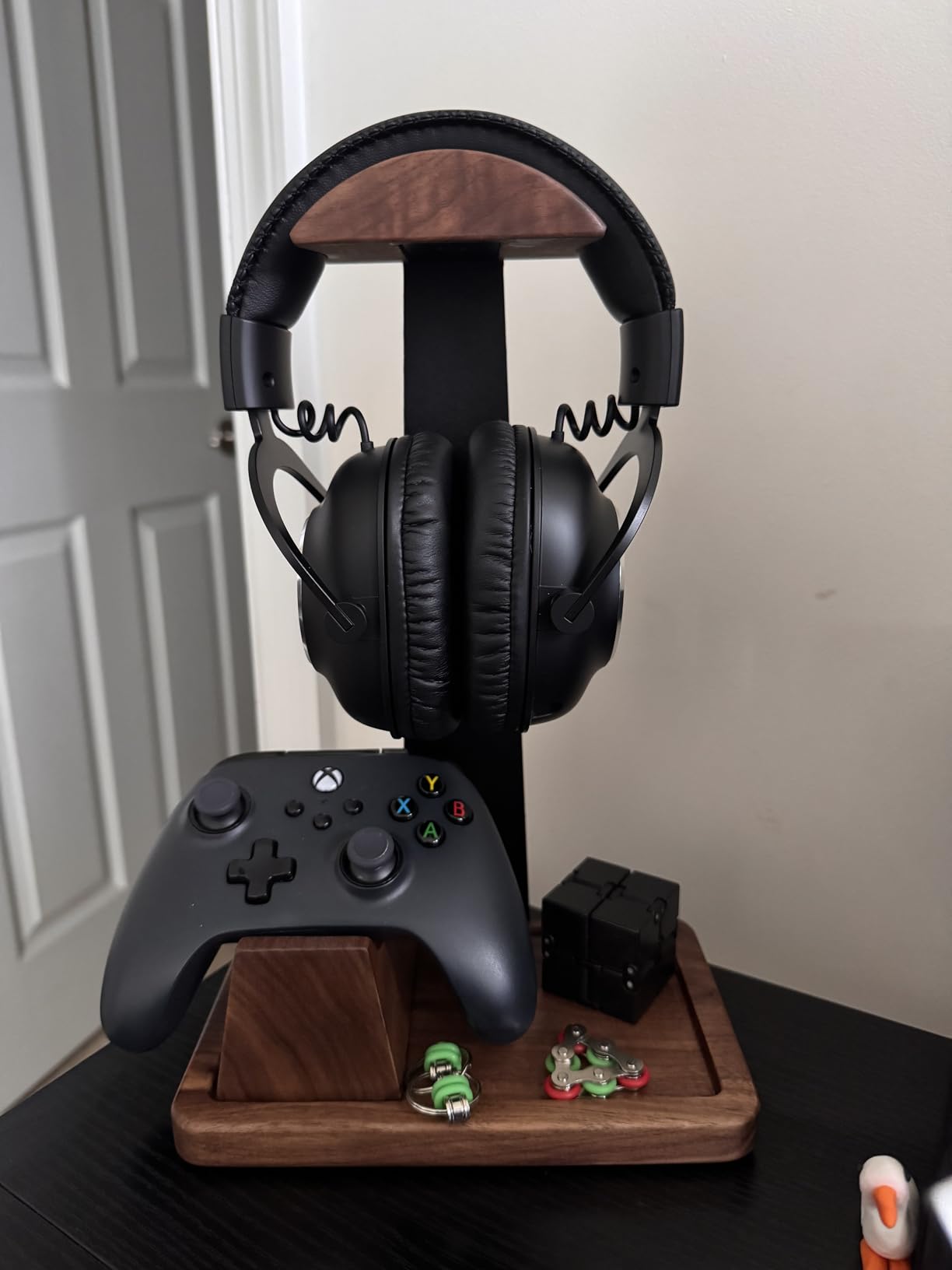 UPERGO Headset Stand with Gaming Controller Holder, Walnut Wood Headphone Stand with Storage Base, Gaming Equipment Accessories for Desk customer photo 2