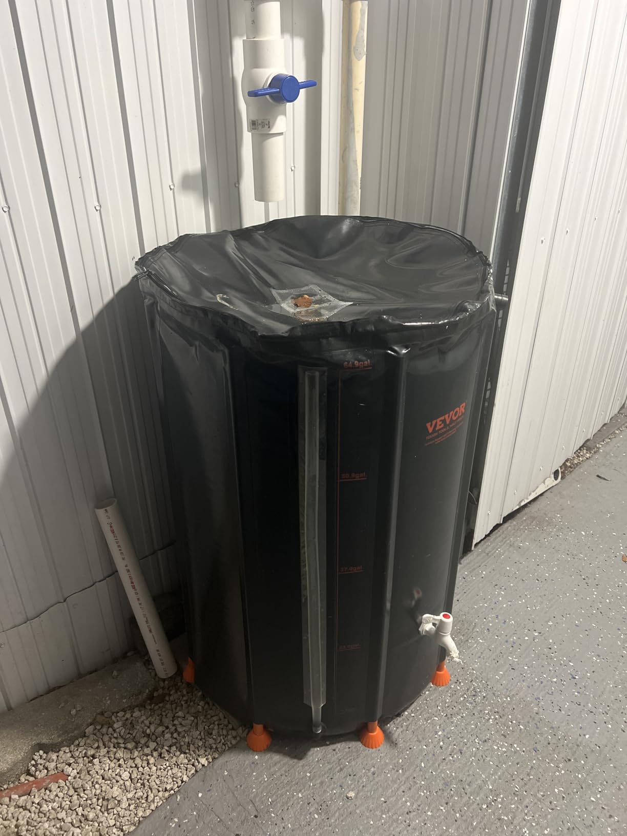 VEVOR Collapsible Rain Barrel, 100 Gallon Portable Rain Water Collection Barrel, 1000D PVC Rainwater Collection System, Garden Water Catcher Tank Storage Container with Spigot & Overflow Kit, Black customer photo 2