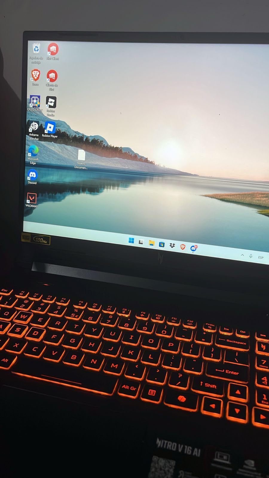 Nitro V 16 AI WUXGA (1920 x 1200) IPS 180Hz Gaming Laptop AI PC, AMD Ryzen 5 240 Processor, NVIDIA GeForce RTX 5050 8GB GDDR7 VRAM, 16GB RAM, 512GB SSD, (16