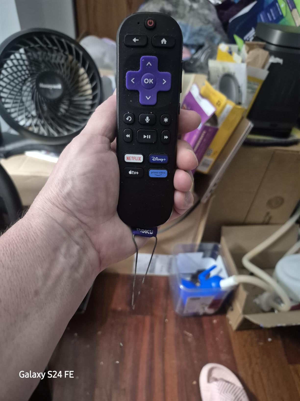 Roku Smart TV 2026 - 32-Inch Select Series, 1080p Full HD TV - Roku TV with Voice Remote - Flat Screen LED Television with Wi-Fi for Streaming Live Local News Sports & Movies, Bluetooth Headphone Mode customer photo 2