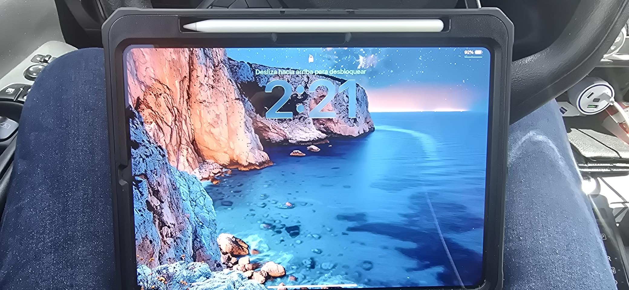 iPad Pro 11-inch (M5): Ultra Retina XDR Display, 256GB, Landscape 12MP Front Camera/12MP Back Camera, LiDAR Scanner, Wi-Fi 7 with Apple N1, Face ID, All-Day Battery Life - Silver customer photo 1