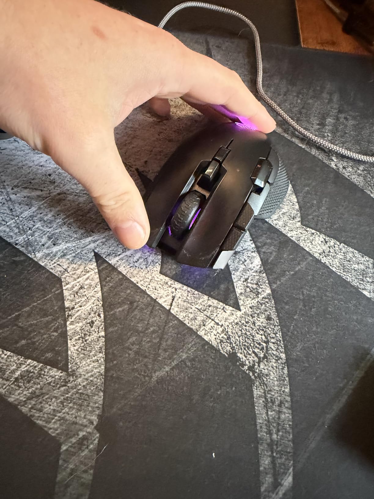 Corsair IRONCLAW Wireless SE Gaming Mouse - 26,000 DPI, Ergonomic Design for Larger Hands, 10 Programmable Buttons, for MOBA, FPS, MMO - Black customer photo 2