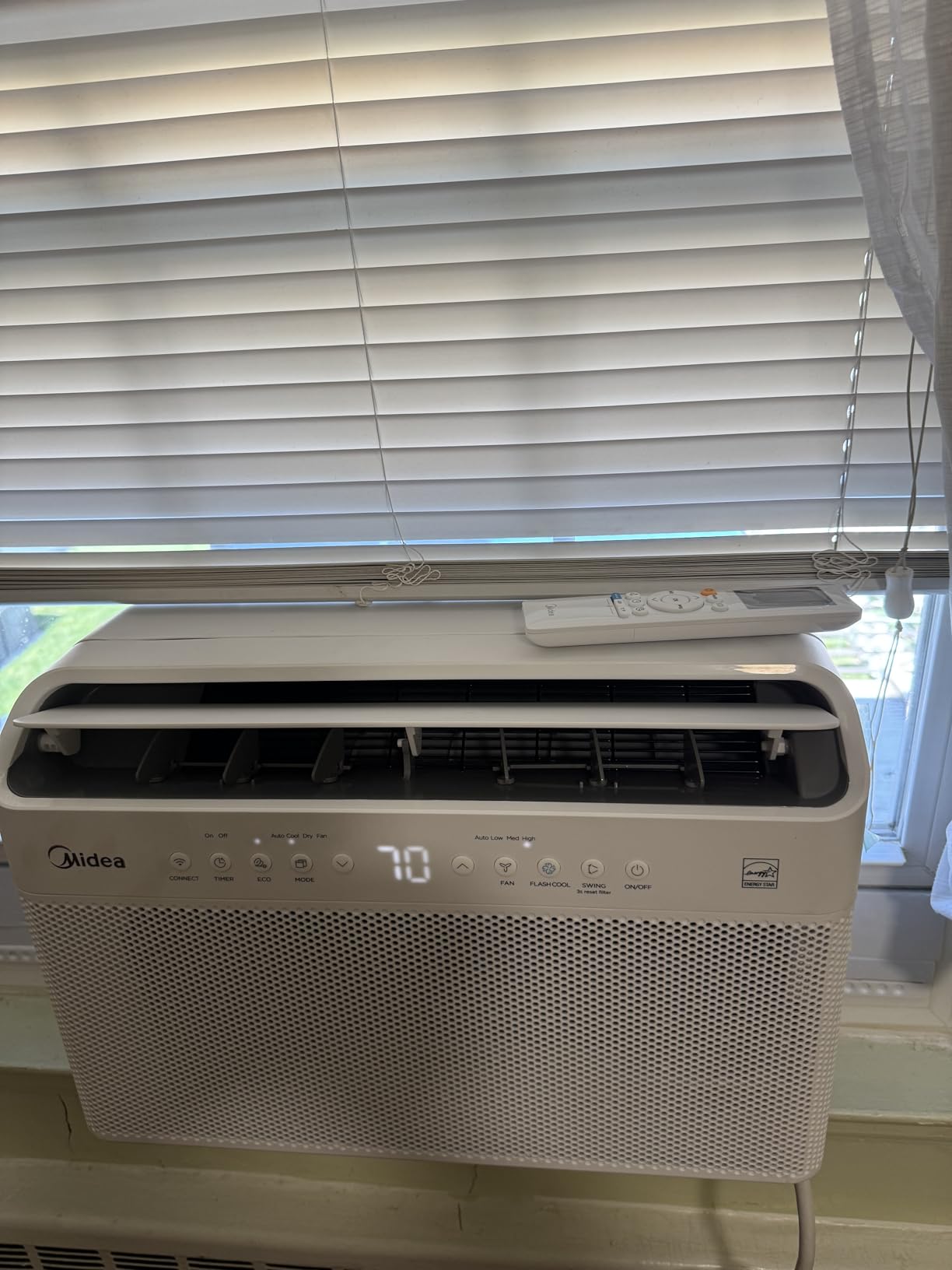 Midea 12,000 BTU U Shaped Smart Inverter Window Air Conditioner - Cools 550 Sq Ft, Ultra Quiet with Open Window Operation - Alexa/Google Assistant Compatible, 37% Energy Savings, Remote (2026 Edition) customer photo 1