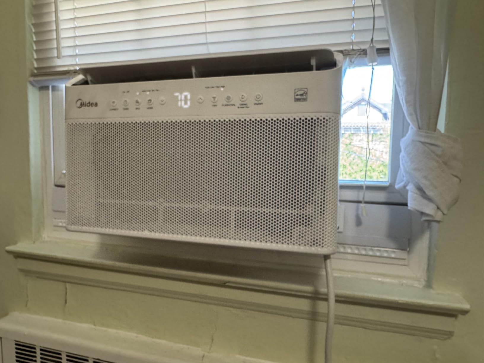Midea 12,000 BTU U Shaped Smart Inverter Window Air Conditioner - Cools 550 Sq Ft, Ultra Quiet with Open Window Operation - Alexa/Google Assistant Compatible, 37% Energy Savings, Remote (2026 Edition) customer photo 2