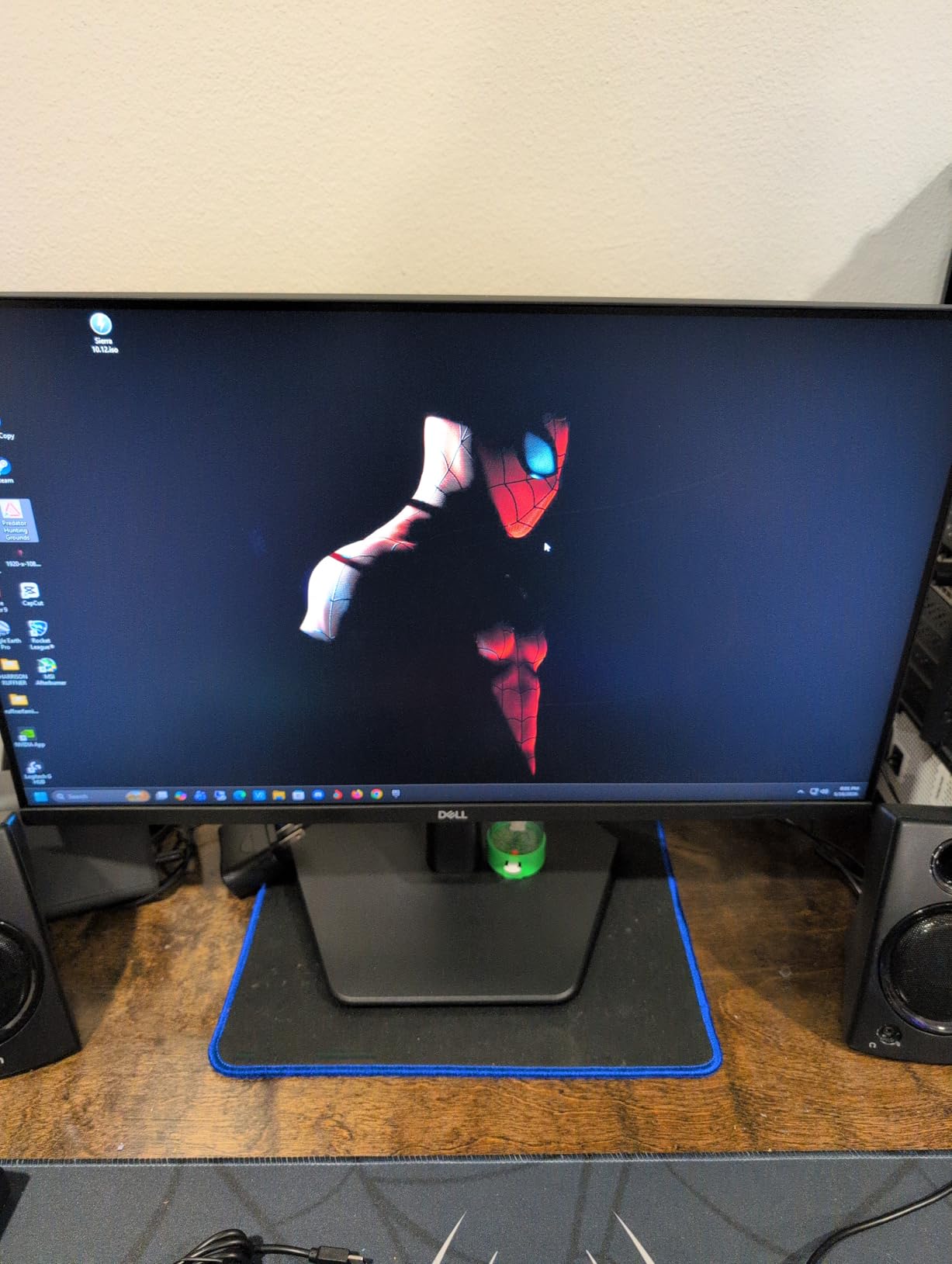 Dell 24 240Hz Gaming Monitor - SE2426HG - 23.8-inch FHD (1920x1080) 240Hz Display, IPS Technology, AMD FreeSync Premium, 2X HDMI, DisplayPort 1.4, Tilt customer photo 1