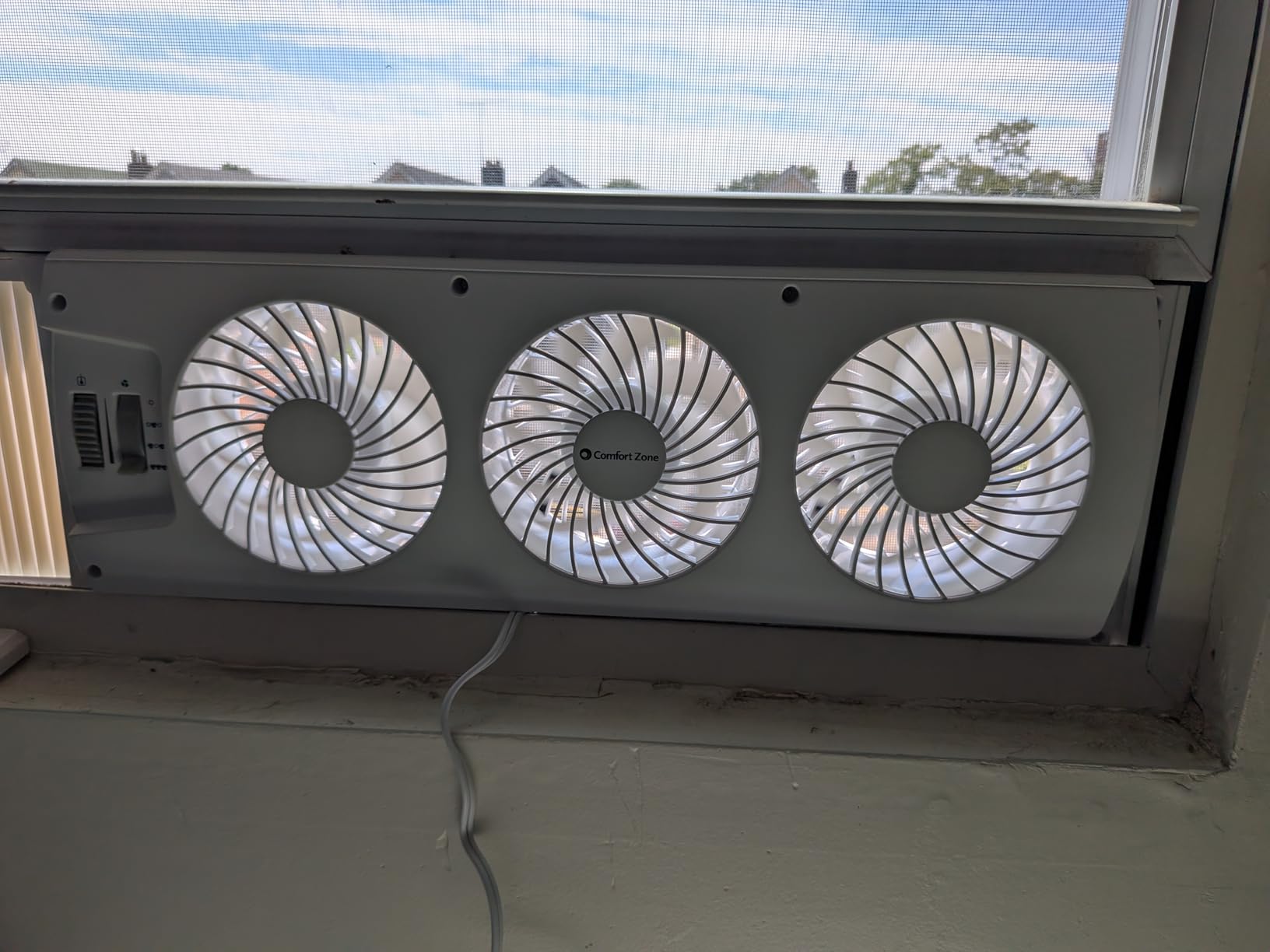Comfort Zone Triple Window Fan with Adjustable Thermostat | 3-Speed High-Velocity Cooling | Horizontal or Vertical Manual Control | Fits Double Hung Windows (Min 25