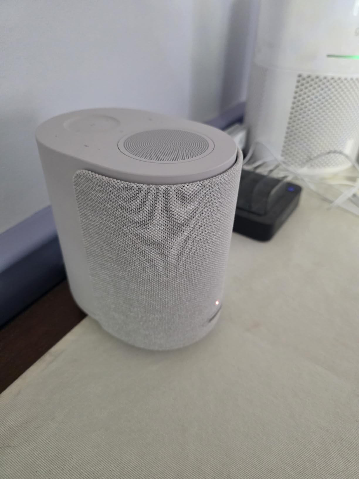Bose Lifestyle Ultra Speaker, Wireless Home Speaker, TrueSpatial Audio, CleanBass, AirPlay & Google Cast, Black customer photo 2