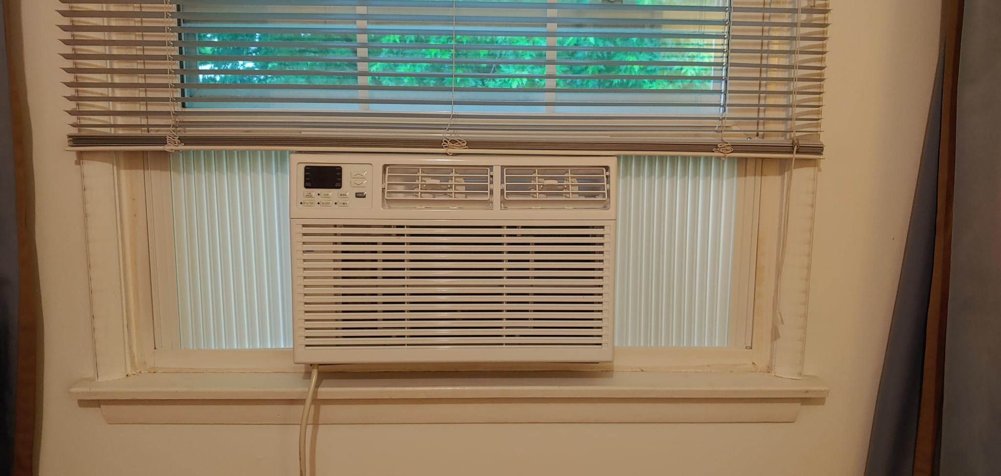 Electactic Window Air Conditioner 10,000 BTU, Air Conditioner Window Unit Up to 450 Sq.Ft,3 Fan Speeds,Easy Install,Energy Efficient,Washable Filter,White customer photo 1