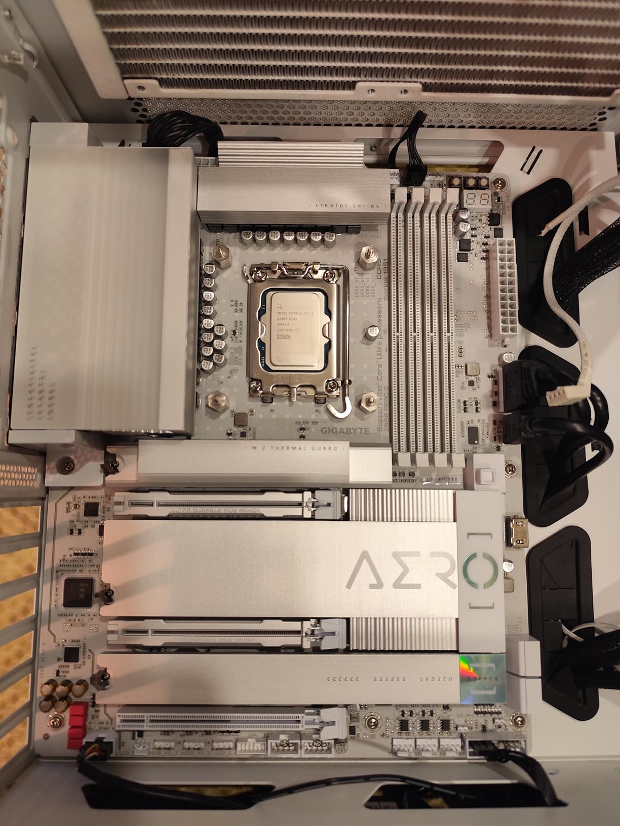 Intel® Core™ Ultra 5 Processor 250KF Plus 18 cores (6 P-cores + 12 E-cores) up to 5.3 GHz customer photo 1
