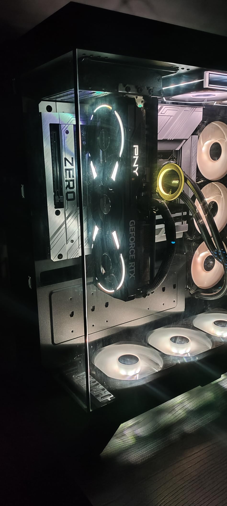 PNY NVIDIA GeForce RTX 5070 Ti Epic-X ARGB Triple Fan, Graphics Card (16GB GDDR7, 256-bit, Boost Speed: 2452 MHz, PCIe 5.0, HDMI/DP 2.1, 2.98-Slot, NVIDIA Blackwell Architecture, DLSS 4) customer photo 2