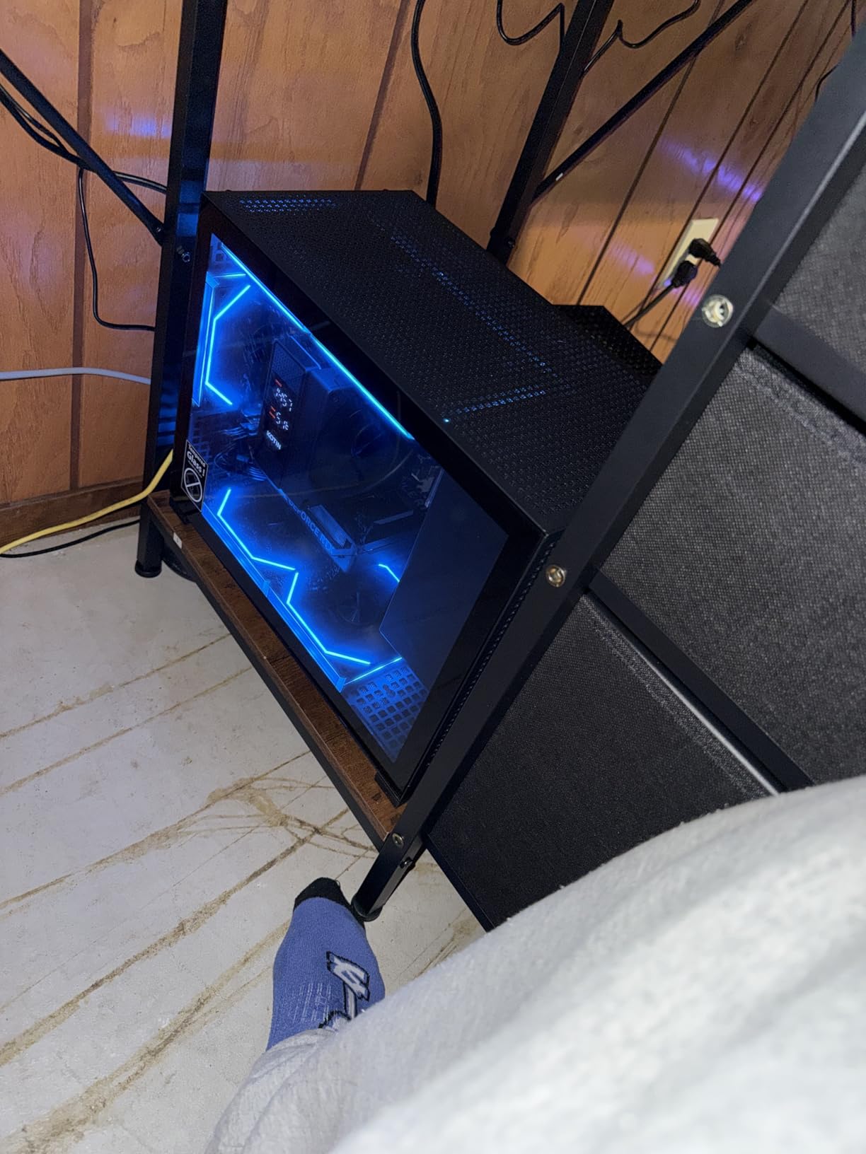 KOTIN Prebuilt Gaming PC Desktop Computer, AMD Ryzen 5 9600X up to 5.4GHz, GeForce RTX 5060 Ti 8GB GDDR7, 16GB DDR5-6000, 1TB PCIe 4.0 NVMe SSD, 650W 80+ Gold PSU, WiFi 7, Windows 11 Home customer photo 1