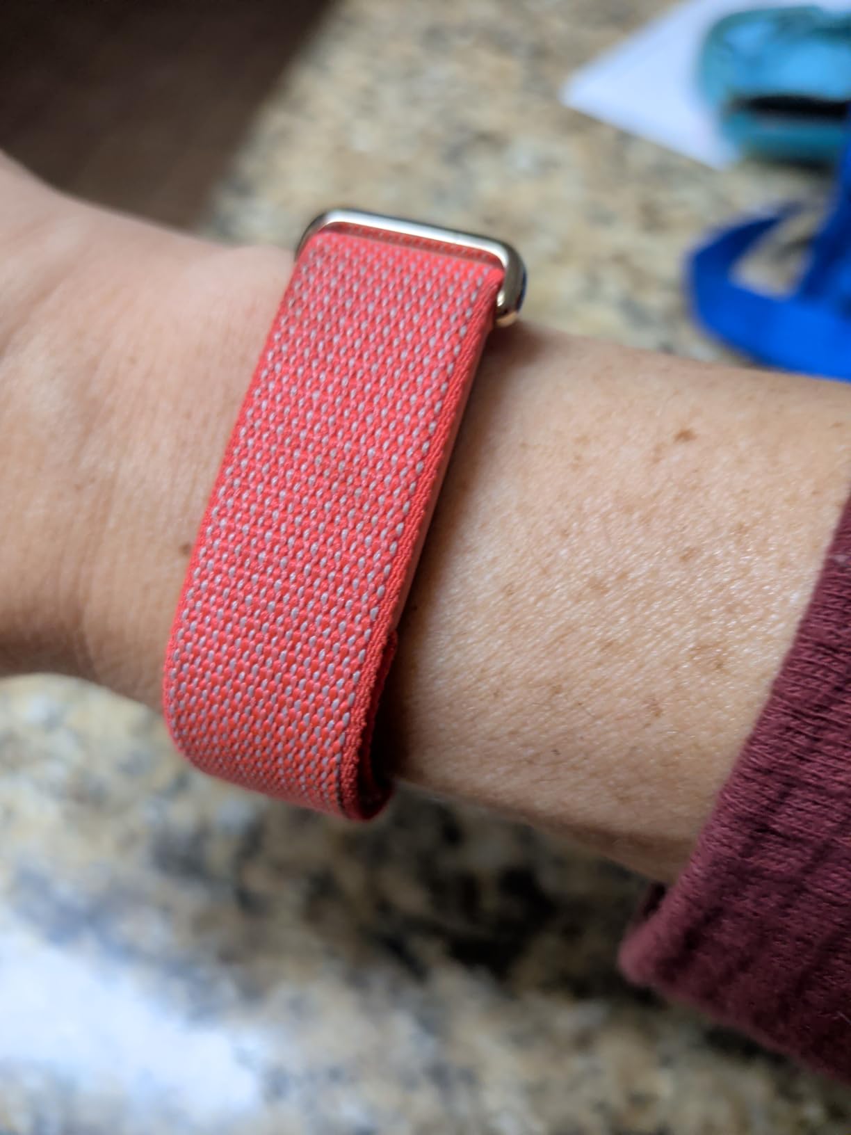 Google Fitbit Air - Screenless Activity Tracker with Fitness, Heart Rate, and Sleep Tracking - Personalized AI-Powered Coaching - Up to 7 Days Battery Life - Works with iOS and Android - Obsidian customer photo 1