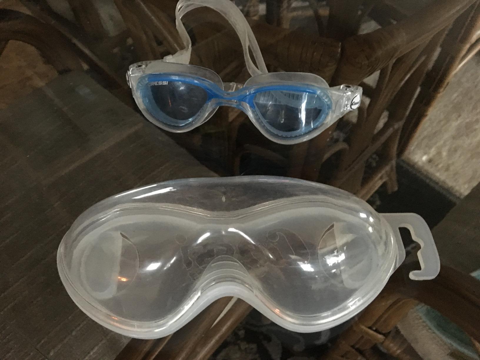 Cressi Adult Comfortable Silicone Swimming Goggles for Indoor Pool and Outdoor Use - Flash: Made in Italy customer photo 1