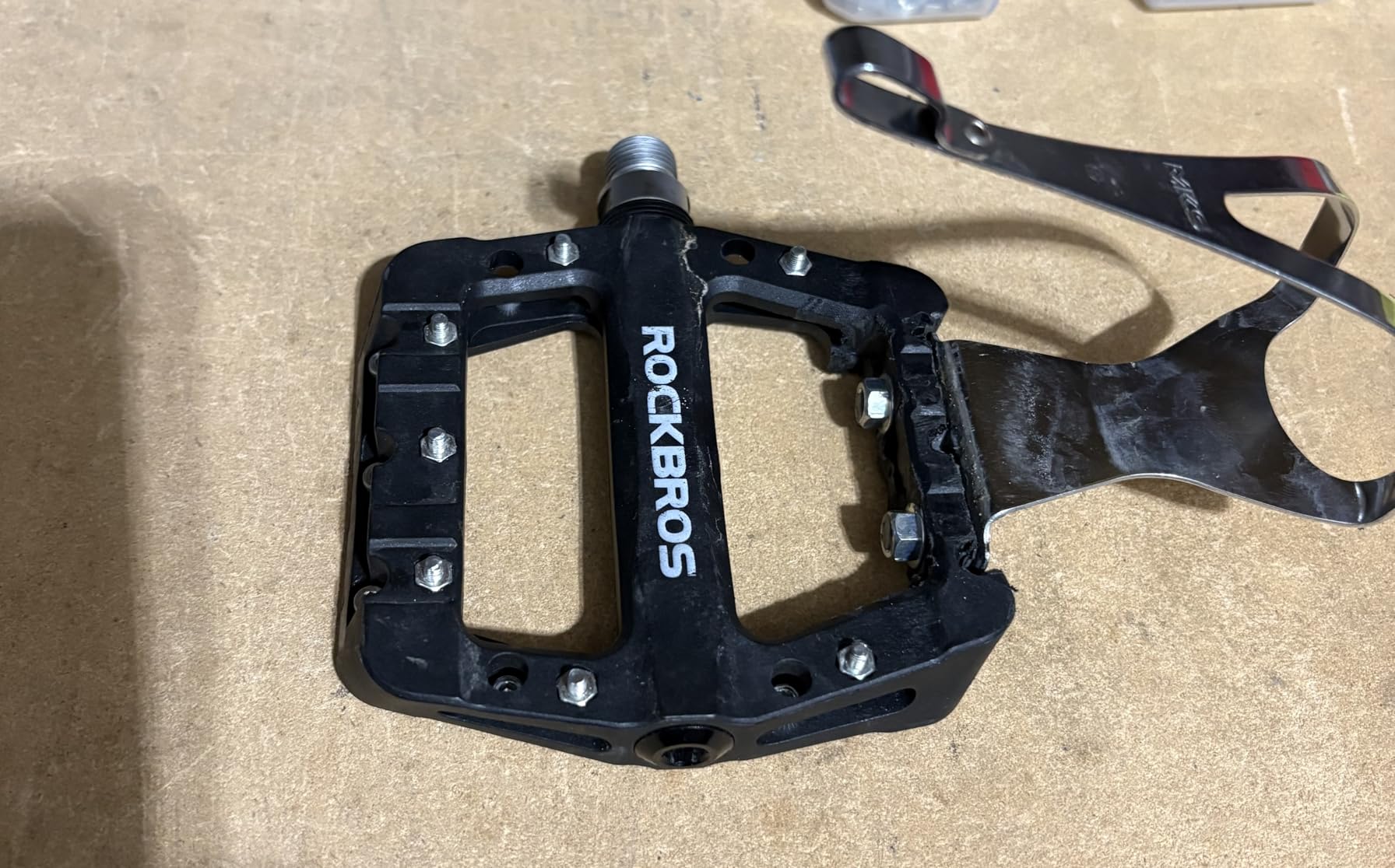 ROCKBROS MTB Pedals Mountain Bike Pedals Lightweight Nylon Fiber Bicycle Platform Pedals for BMX MTB 9/16