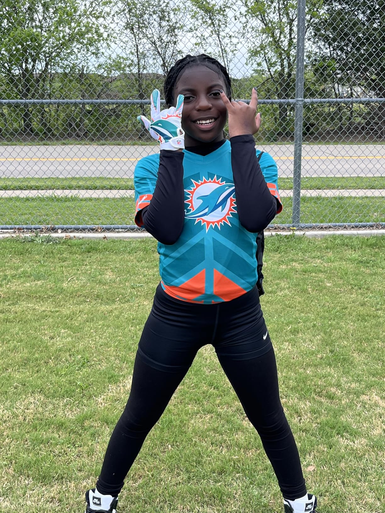 Franklin Sports Youth NFL Football Receiver Gloves - Kids Football Gloves Pair - NFL Team Logos and Silicone Palm customer photo 1