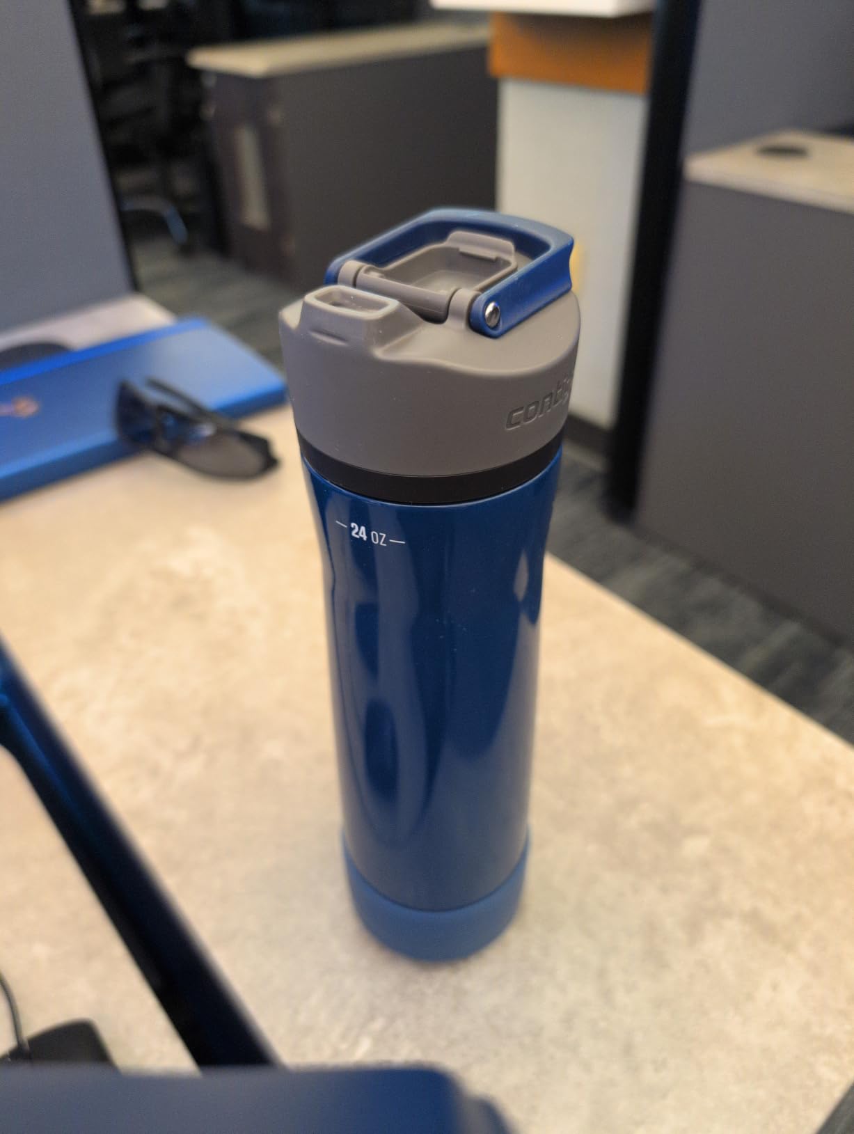Contigo Cortland Chill 2.0 Vacuum-Insulated Stainless Steel Water Bottle, Spill-Proof Sip Technology, Interchangeable Lid, 24oz, Steel/Licorice customer photo 1