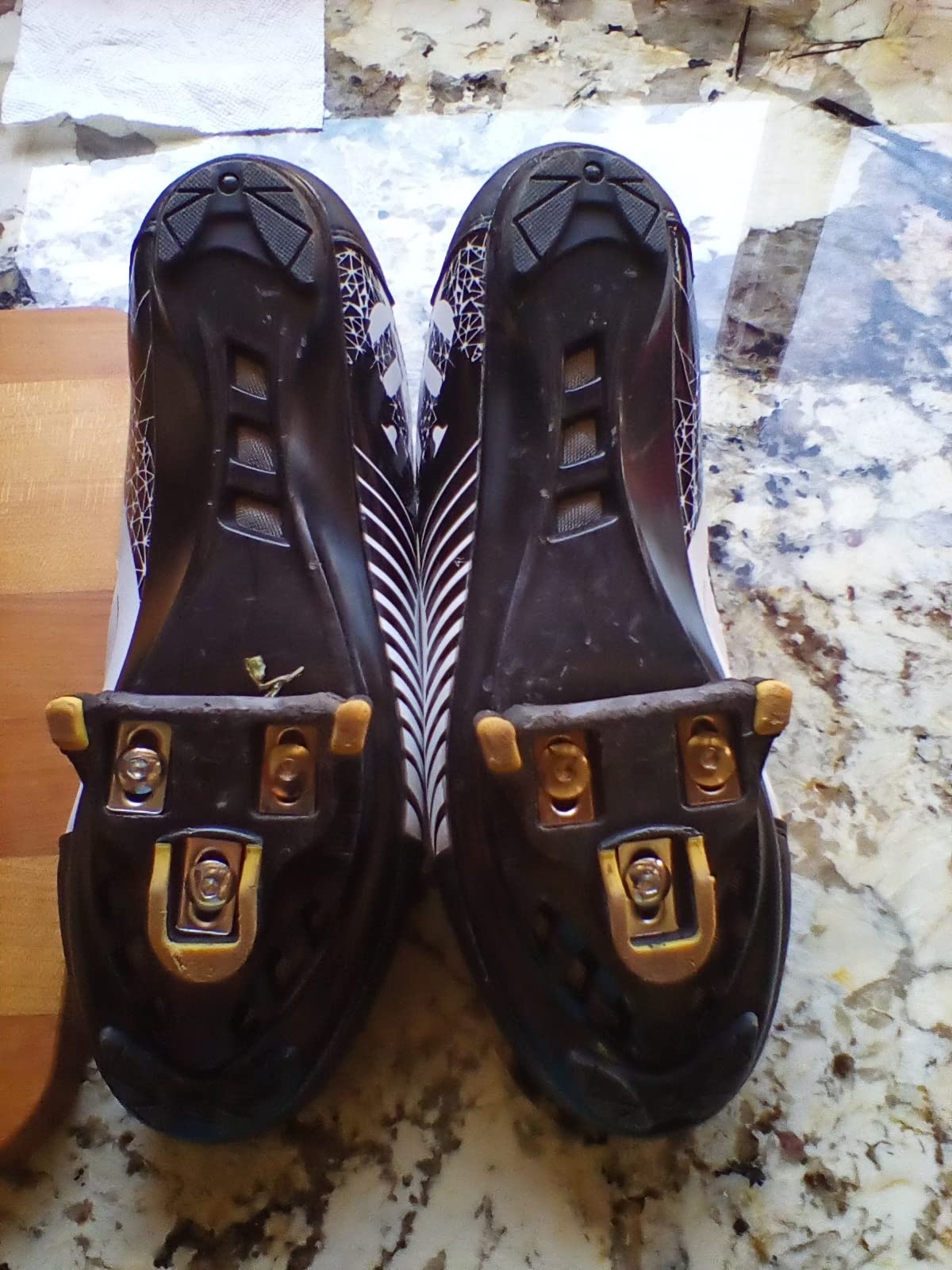Hiland Unisex Wide Cycling Shoes Compatible with Peloton & Look Delta/SPD Cleats customer photo 2