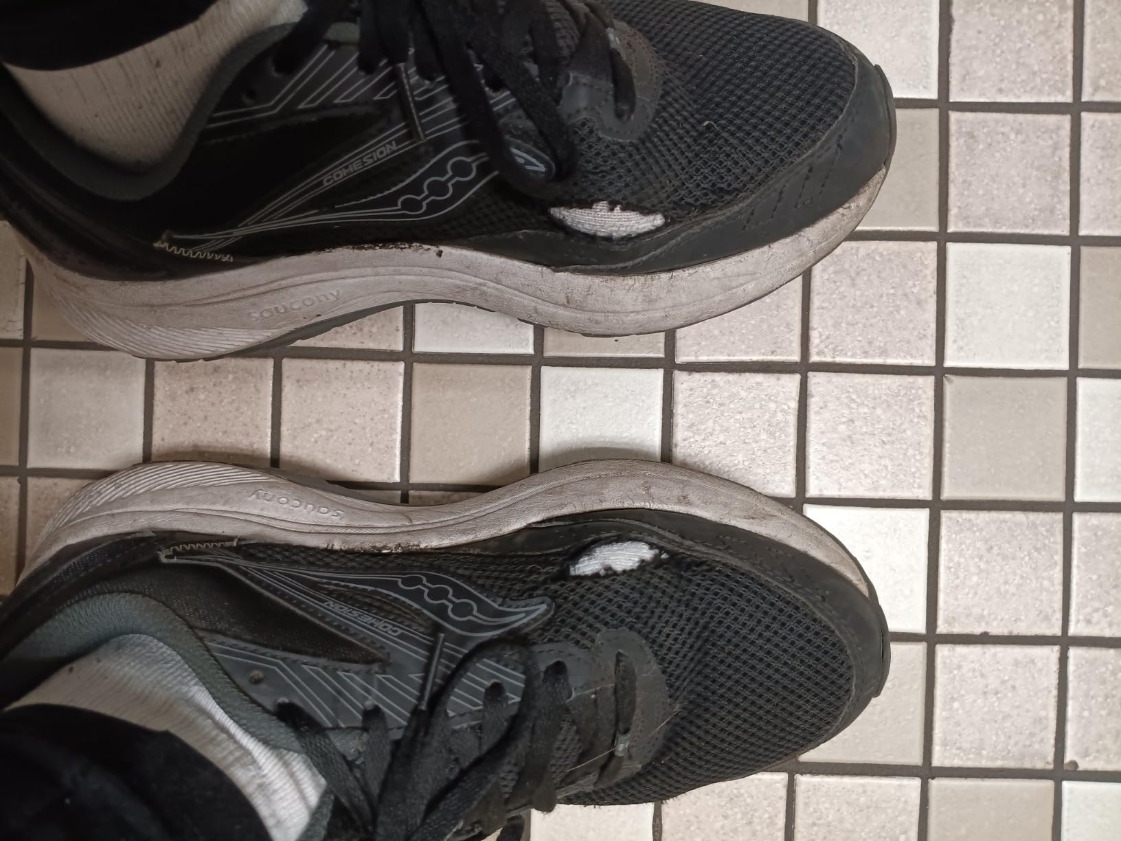 Saucony Women's Cohesion 15 Sneaker customer photo 2