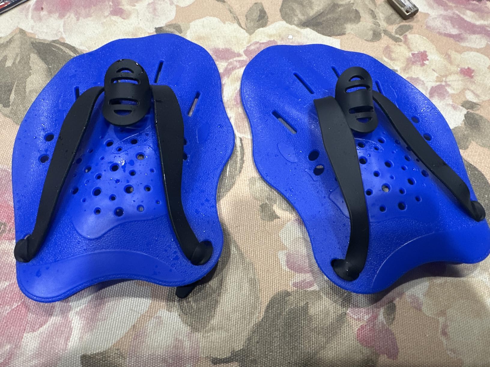 Swim Paddles With Adjustable Straps - Hand Paddles for Lap Swimming, Equipment for Women, Men, Children (1 Pair) customer photo 1