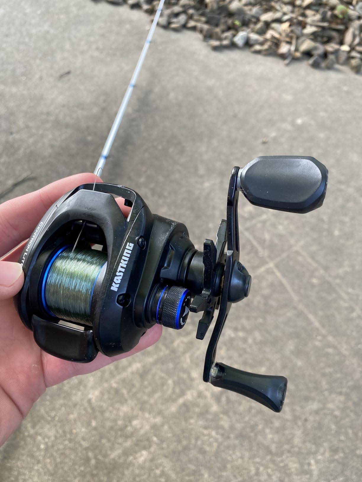 KastKing Centron Lite Baitcasting Fishing Reel - Lightweight, Glass Fiber Infused Nylon Frame - 7.6 OZ - 5 + 1 Anti-Reverse Ball Bearings, 7.1:1 High-Speed Gear Ratio Fishing Reel with Compact Design customer photo 2