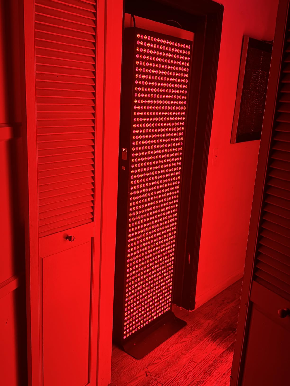 EXESAS Red Light Therapy Device for Full Body, 630nm, 660nm, 810nm & 850nm, Near Infrared Dual-Chip Clinical Grade LED Panel for Smooth Skin, Weight, Pain and Overall Wellness (600LED) customer photo 1