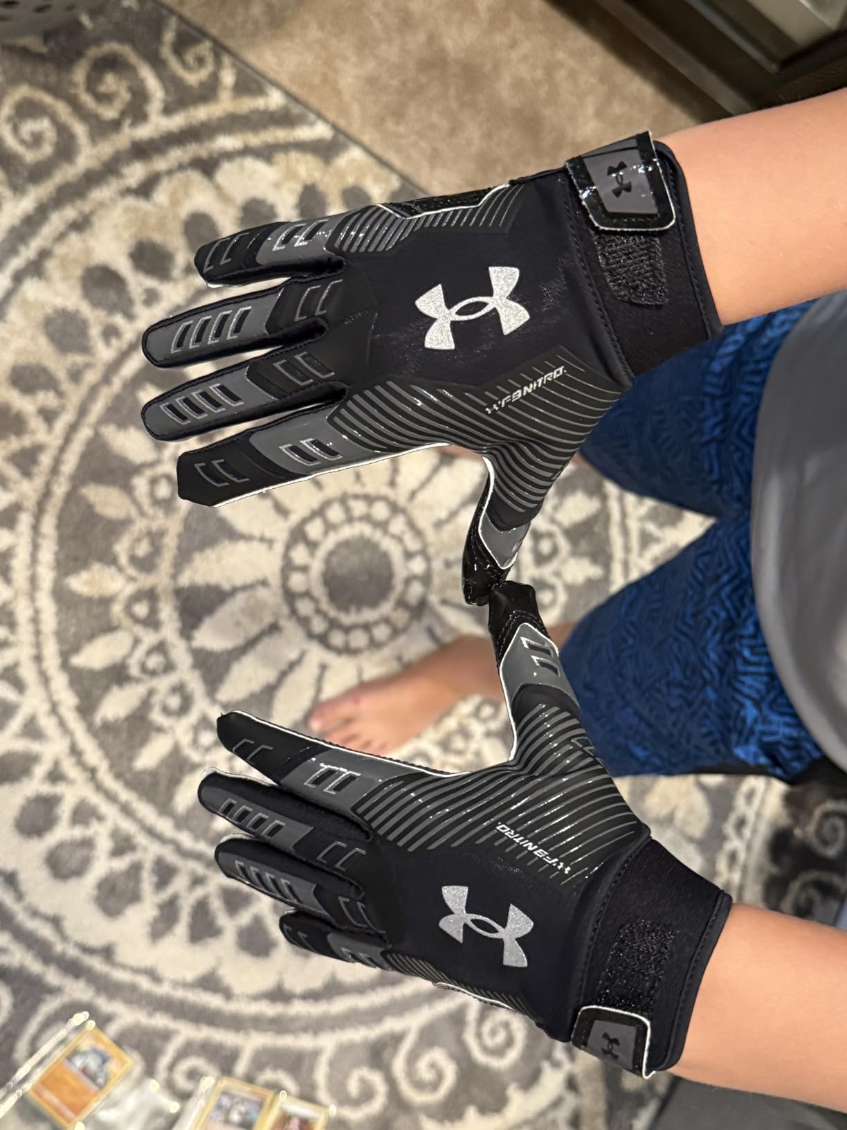 Under Armour Boys F9 Nitro Football Gloves customer photo 1